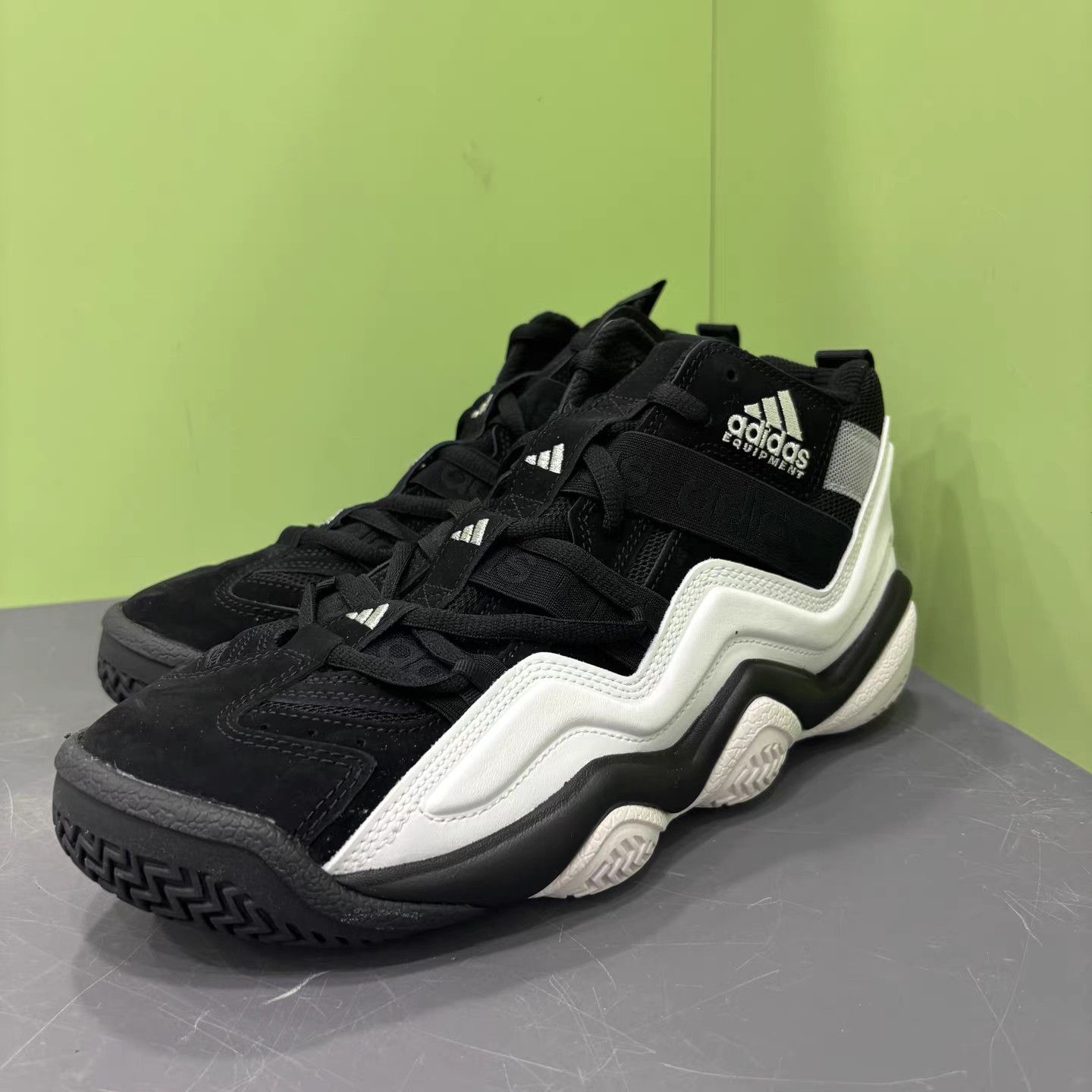 Adidas adidas Top Ten 2000 (Kobe) Black/White Basketball Shoes K15 Size US 10 / EU 43 - 1 Thumbnail