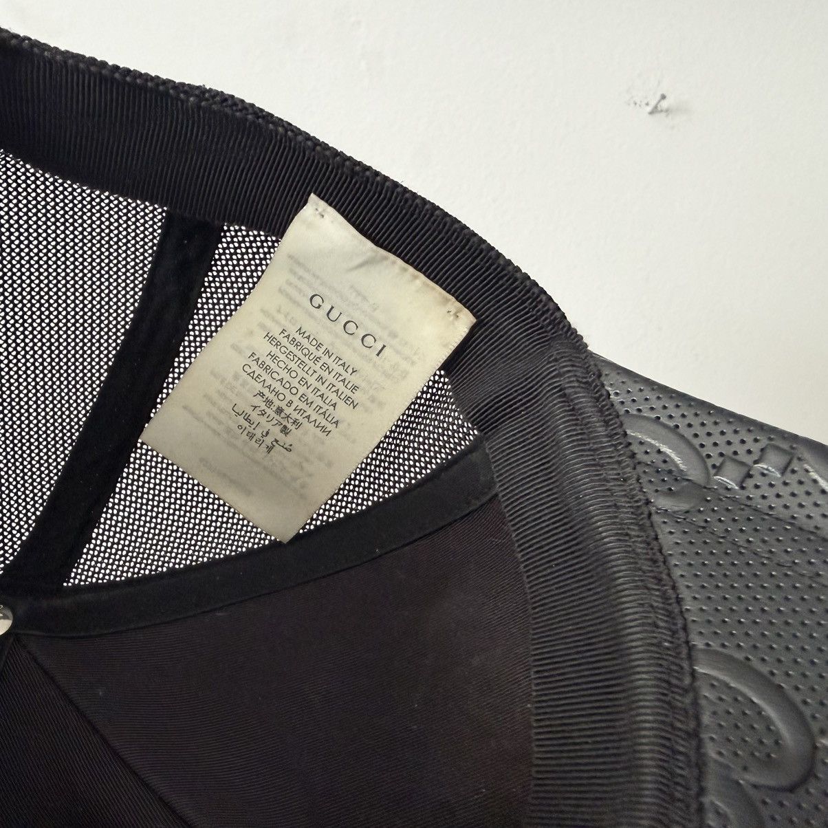 Gucci GUCCI EMBOSSED BLACK LEATHER & MESH BASEBALL CAP Size ONE SIZE - 7 Thumbnail