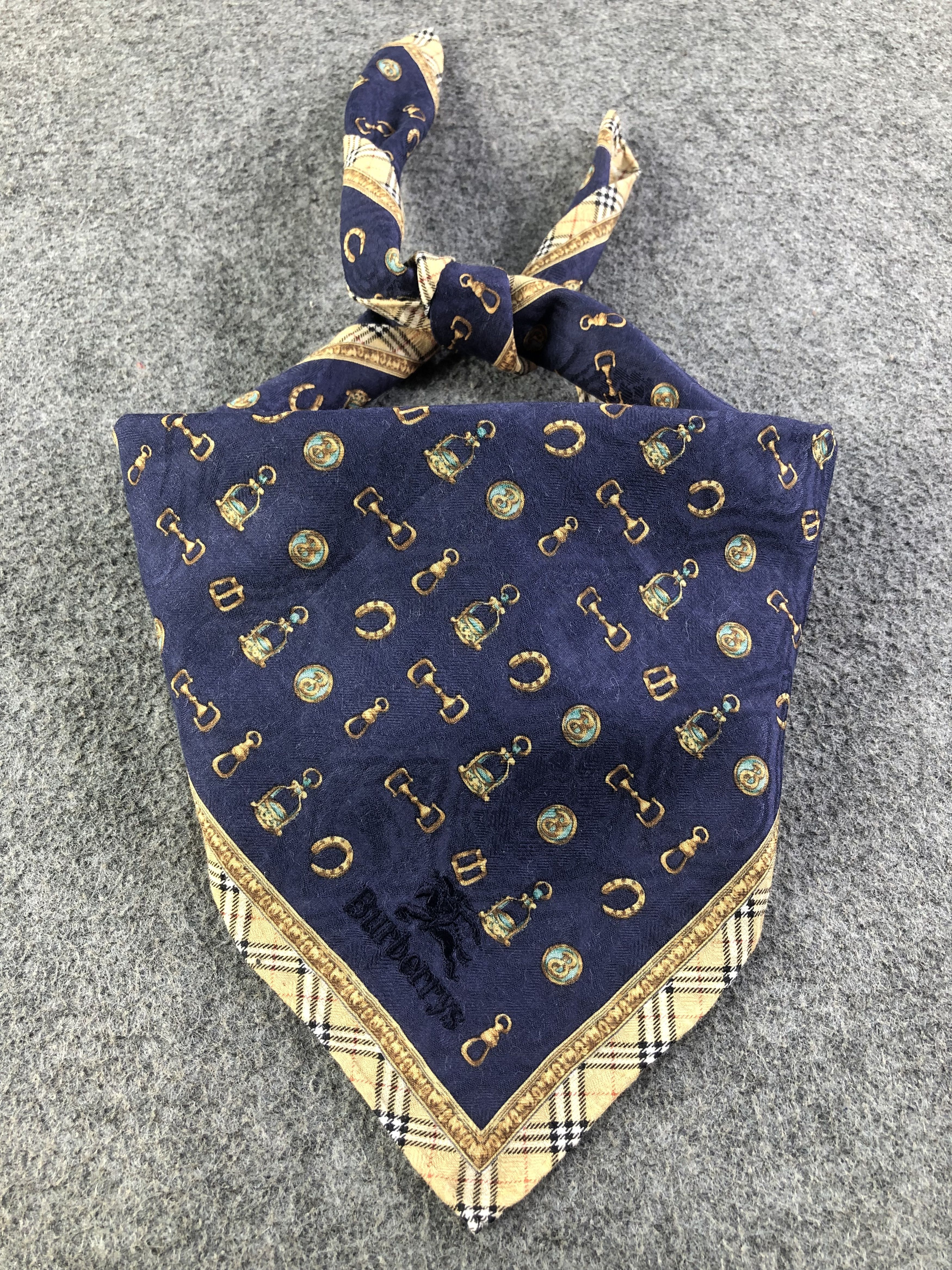 Burberry Burberry Handkerchief / Bandana / Neckerchief Size ONE SIZE - 1 Thumbnail