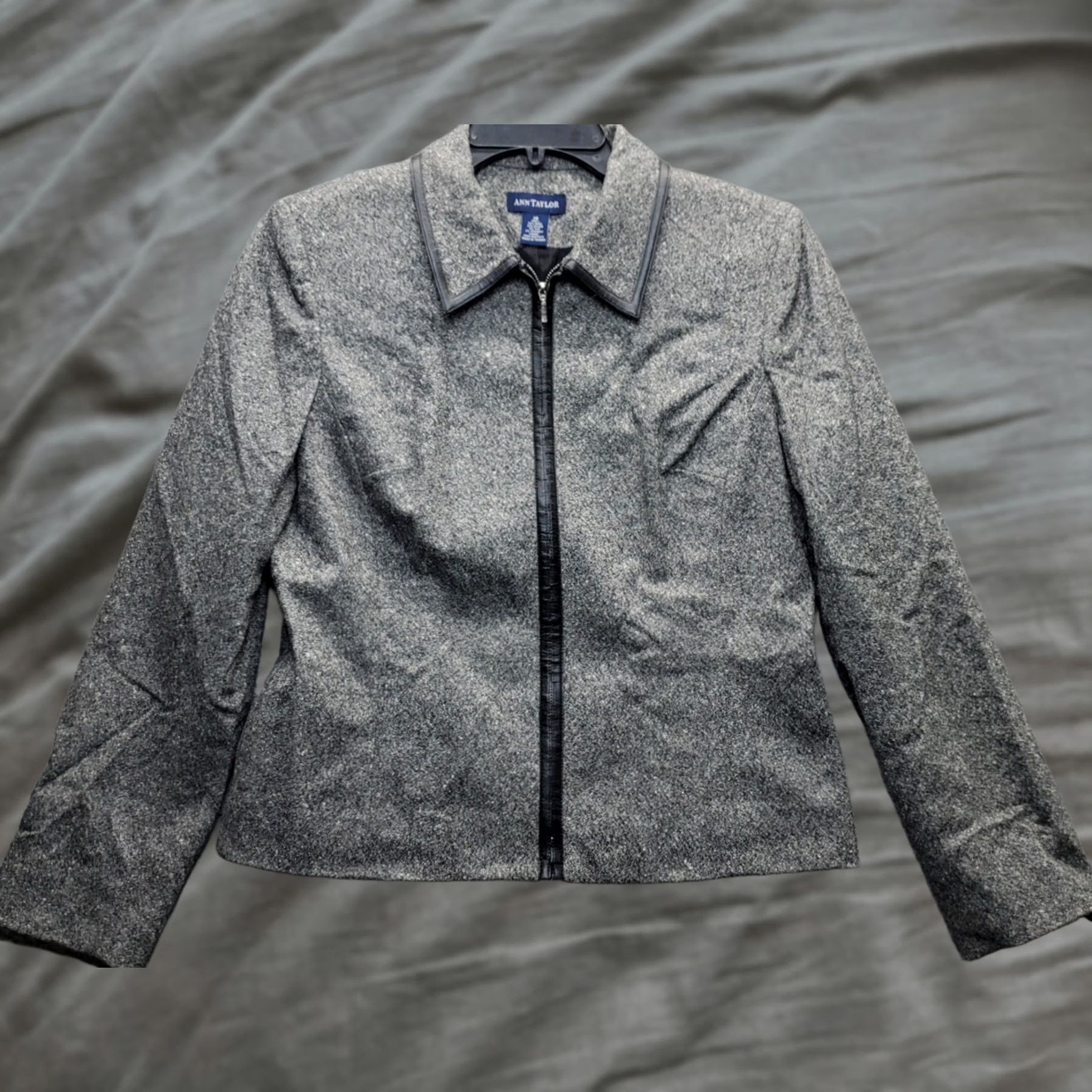Ann Taylor Ann Taylor Jacket Womens 10 Multi Lined Stretch Long Sleeve Collared Full Zip Shirt Size L / US 10 / IT 46 - 1 Thumbnail