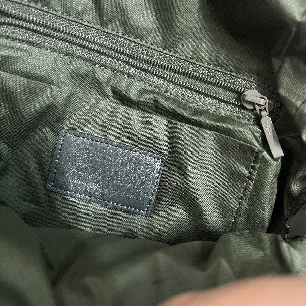 Helmut Lang Authentic Vintage Helmut Lang Nylon Medium Slingbag Size ONE SIZE - 7 Thumbnail