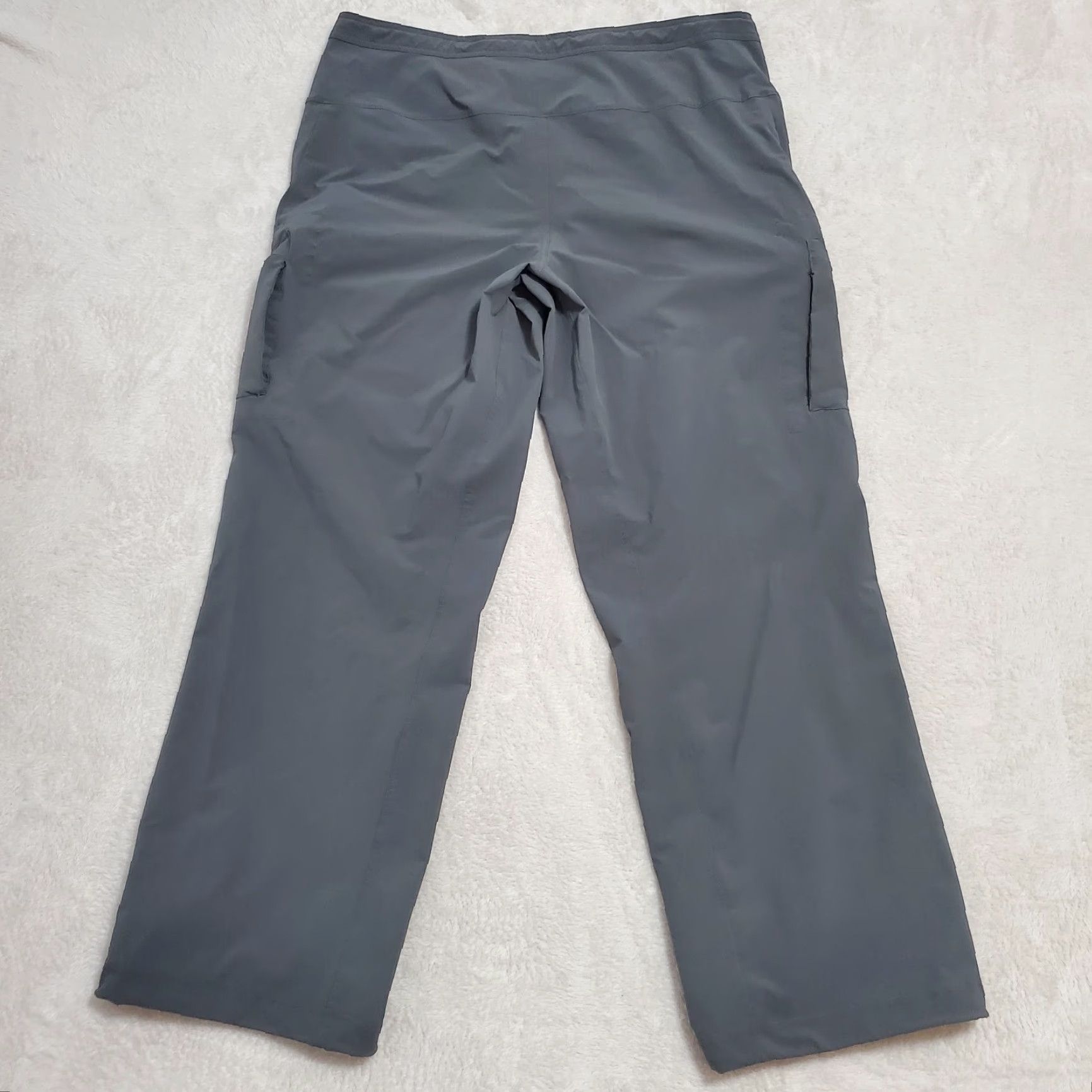 Mountain Hardwear VINTAGE Mountain Hardwear Pants Women 12 Short Gray Yuma Cargo Nylon Stretch Outdoor Size 34" / US 12 / IT 48 - 2 Thumbnail