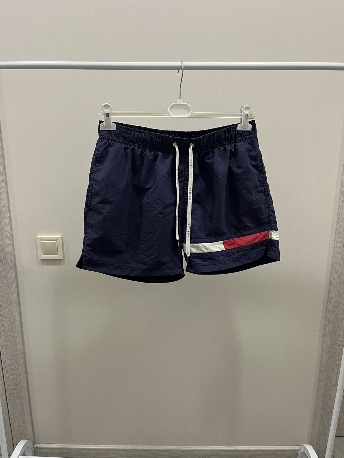 Other Vintage Tommy Hilfiger Shorts Big Logo Size US 34 / EU 50 - 1 Thumbnail