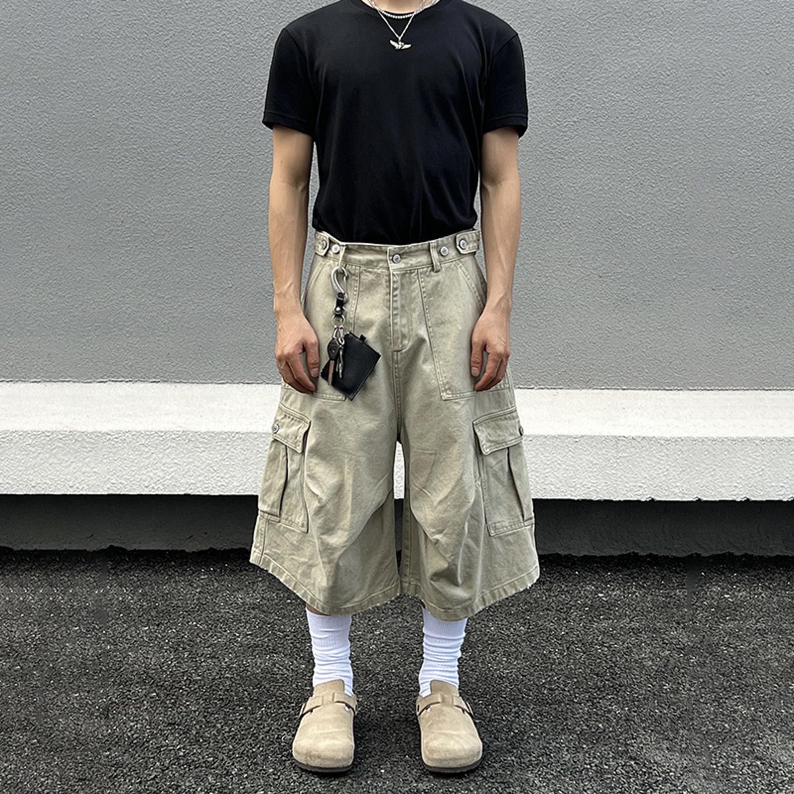 Vintage Stylish Cargo Shorts - Streetwear Size US 32 / EU 48 - 1 Thumbnail