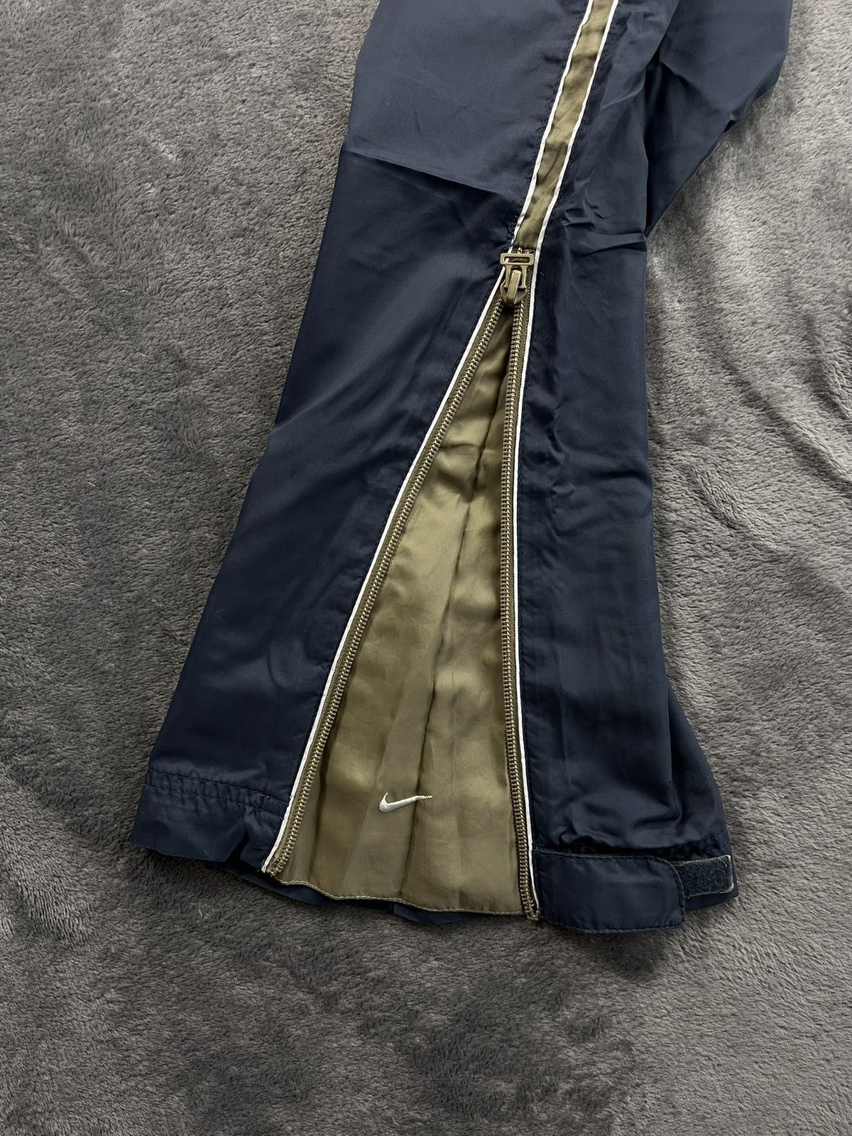 Nike 90s Nike Retro Baggy Track Pants Swoosh Logo Y2k Rare Size US 34 / EU 50 - 9 Thumbnail