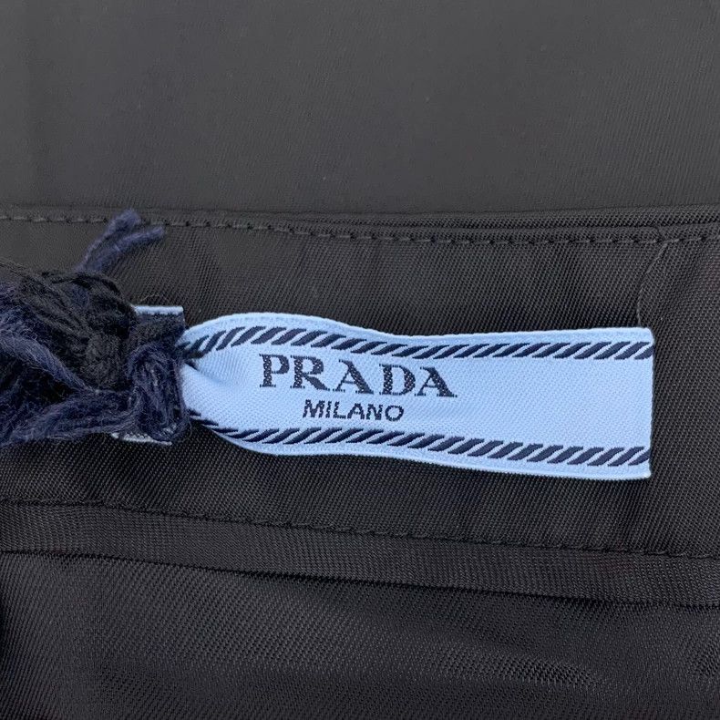 Prada Prada SizeM Black triangle casual skirt short skirt Size 24" / US 00 / IT 34 - 6 Thumbnail