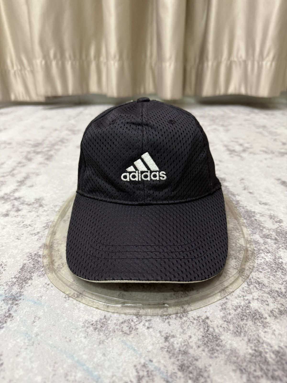 Adidas Vintage Adidas Velcro Running Cap Size ONE SIZE - 1 Thumbnail