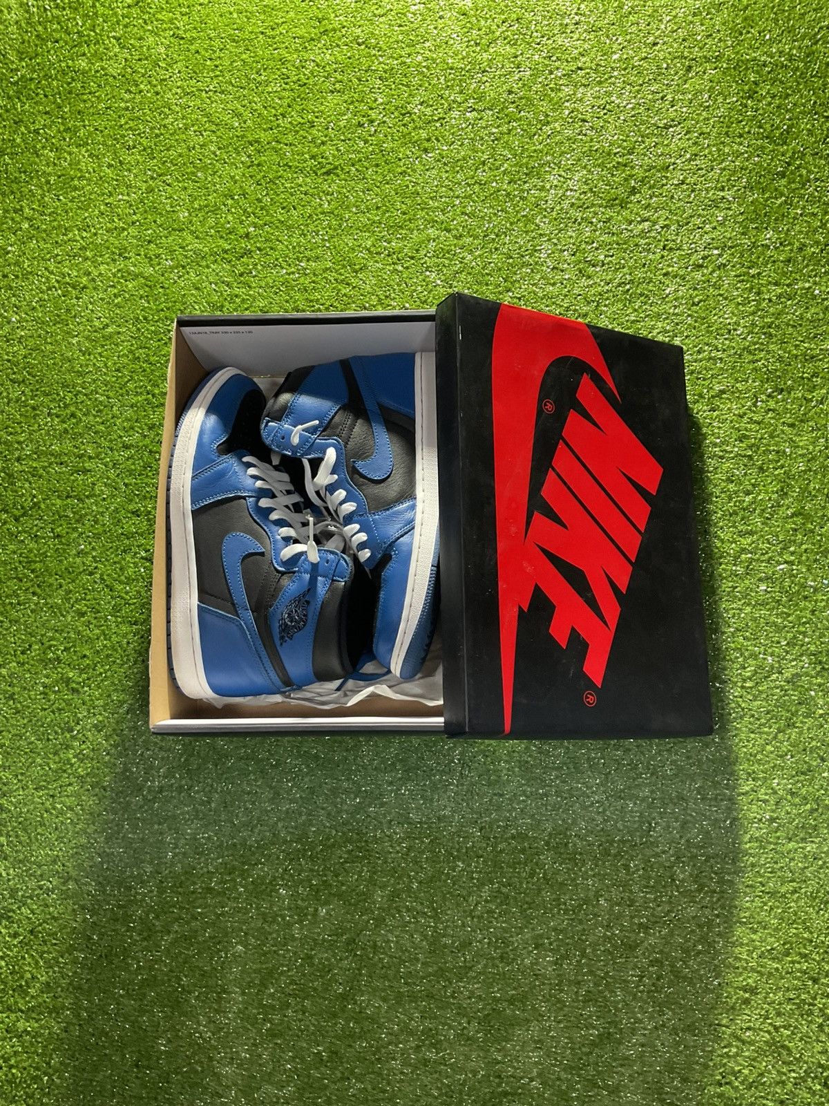 Jordan Brand Air Jordan 1 Retro High OG Dark Marina Blue Size US 10 / EU 43 - 10 Thumbnail