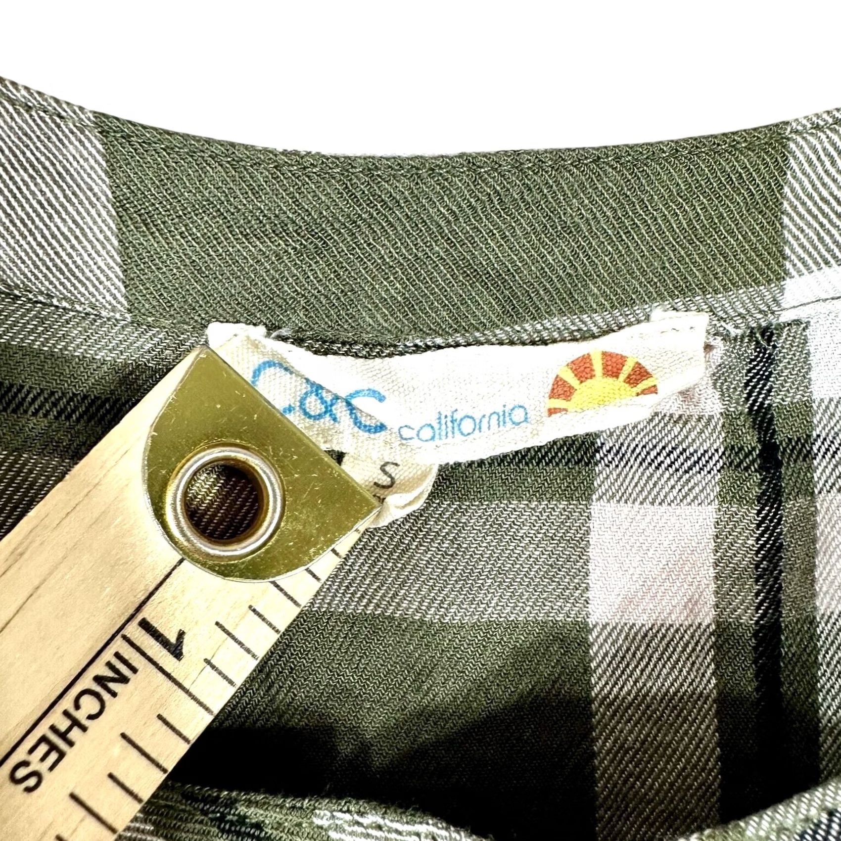 Vintage C&C California Womens Short Sleeve Plaid Button Front Rayon Blouse Green Small Size S / US 4 / IT 40 - 2 Thumbnail