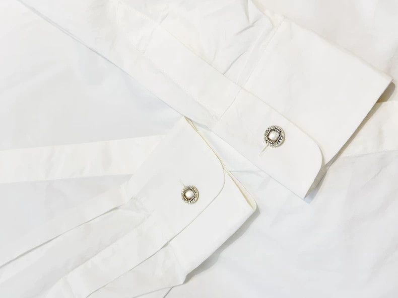 Chanel Chanel White round-neck glazed button long-sleeved shirt Size XS / US 0-2 / IT 36-38 - 4 Thumbnail