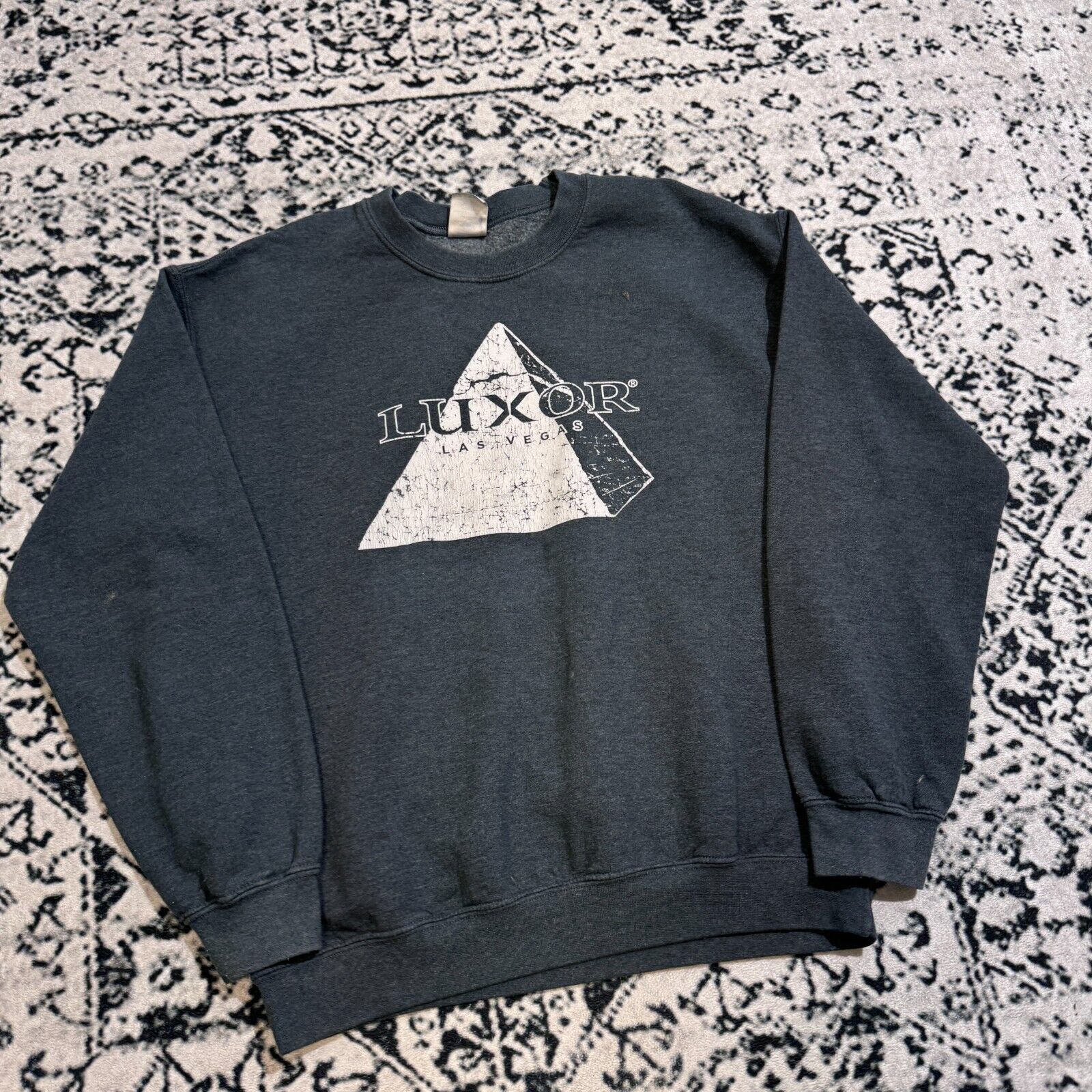 Vintage Vintage Unisex Gray Cotton Crewneck Size S Luxor Casino 90s Size US S / EU 44-46 / 1 - 3 Thumbnail
