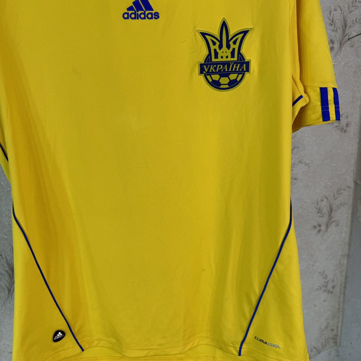 Adidas Adidas Ukraine Jersey 2011-12 Home Football Shirt Soccer L Size US L / EU 52-54 / 3 - 17 Thumbnail