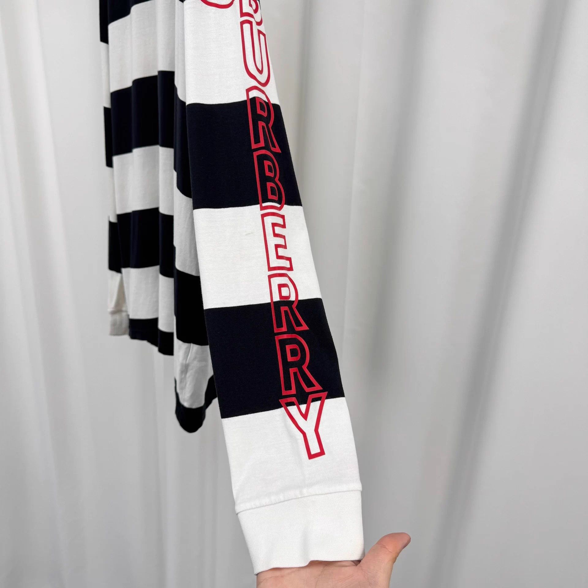 Burberry Burberry arm logo stripe LS M 98 New Size US M / EU 48-50 / 2 - 4 Thumbnail