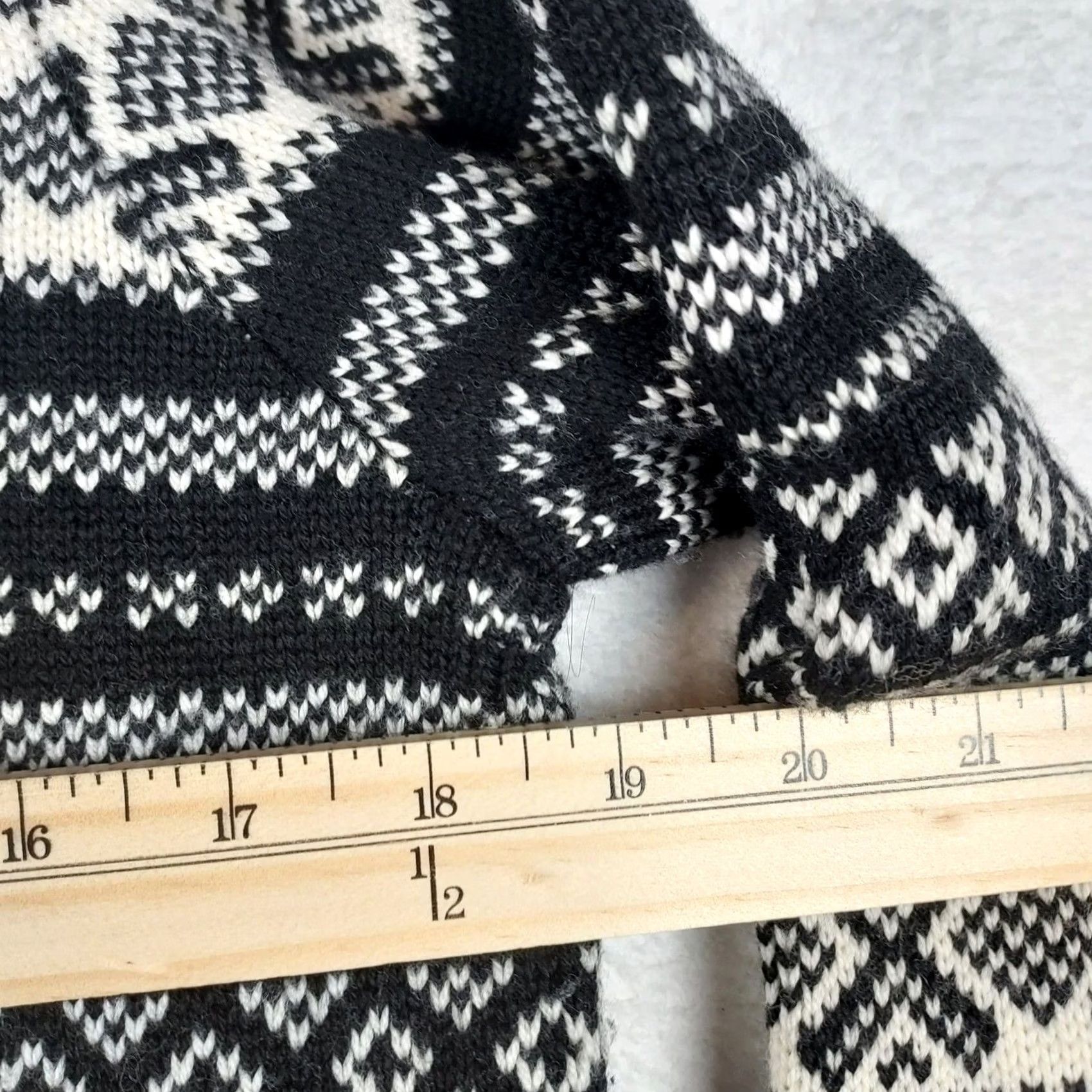 Brooks Brothers Brooks Brothers Men’s L Merino Wool Fair Isle Crew Neck Sweater Black White Pullover Casual Winter Fall Knit Regular Size L Mens Size US L / EU 52-54 / 3 - 5 Thumbnail