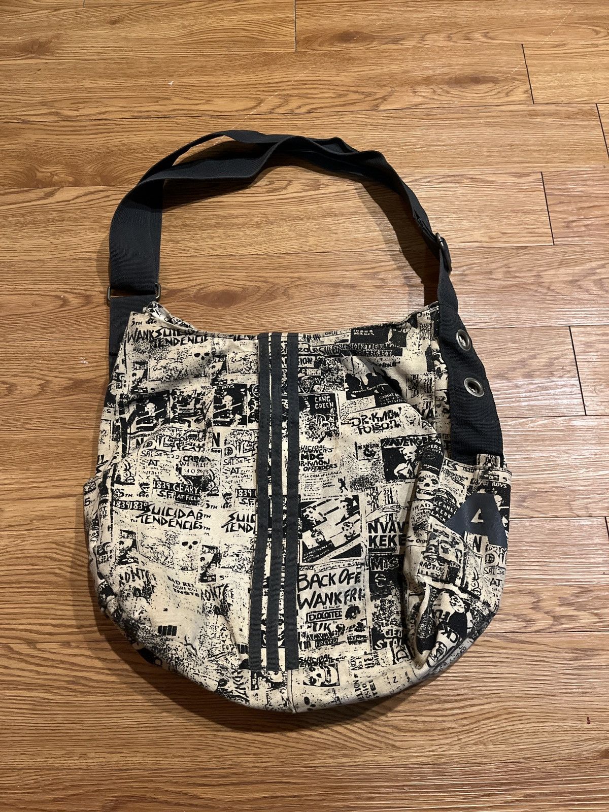 Vintage vintage y2k punk band tote bag Size ONE SIZE - 2 Thumbnail