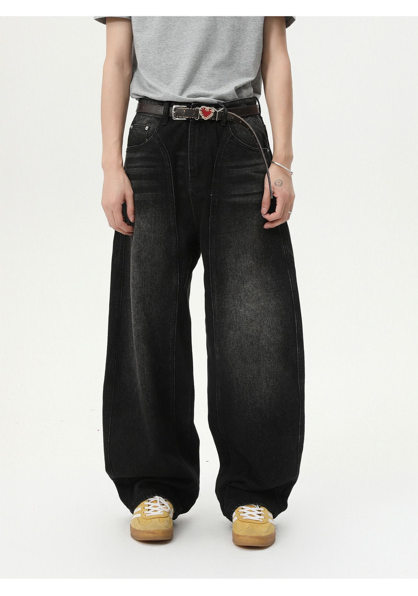 Vintage Men's distressed casual loose wide-leg washed curved jeans Size US 32 / EU 48 - 1 Thumbnail