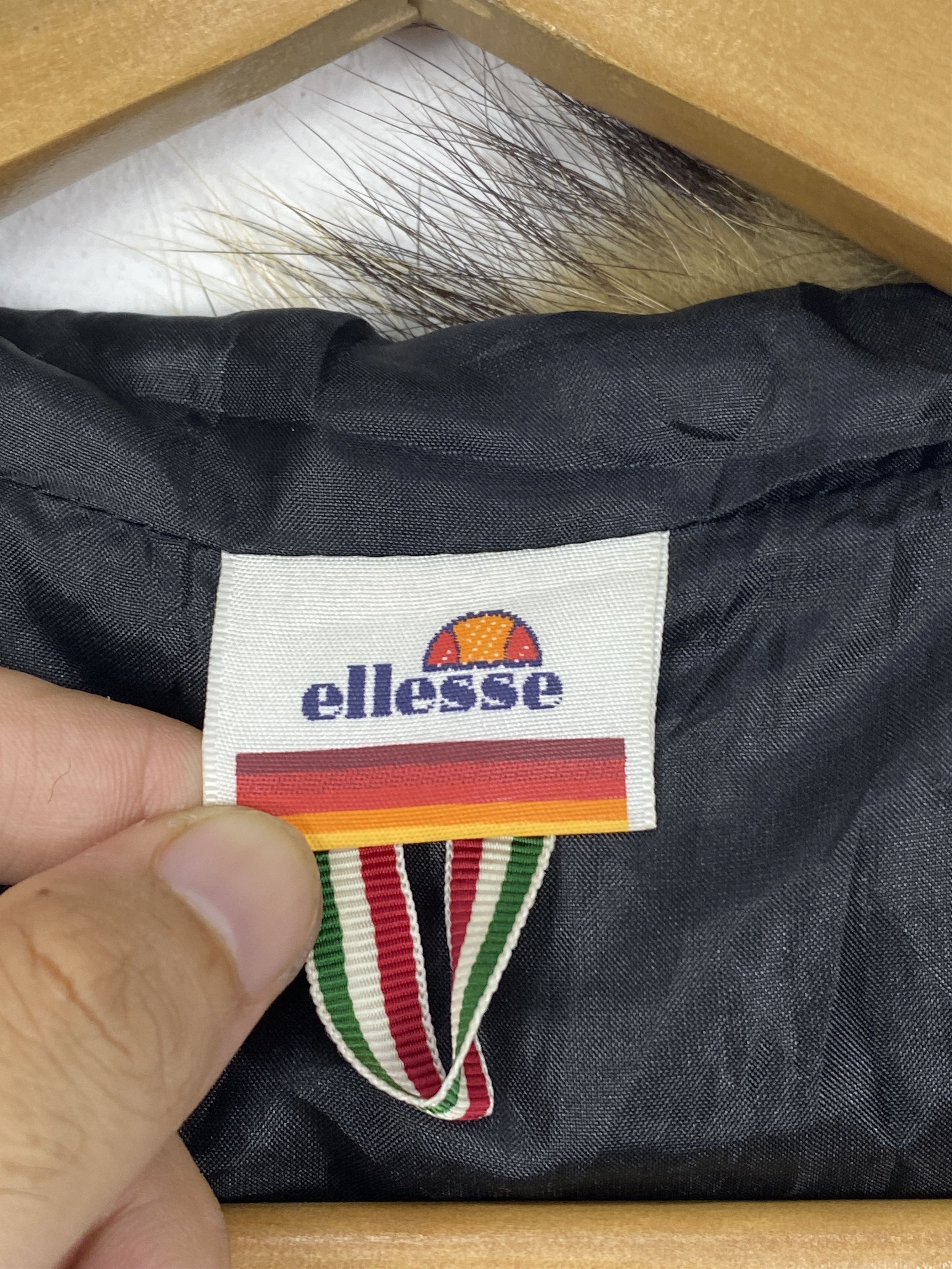 Ellesse Vintage Ellesse Zipper Ups Puffer Jacket AH0059 Size US L / EU 52-54 / 3 - 5 Thumbnail