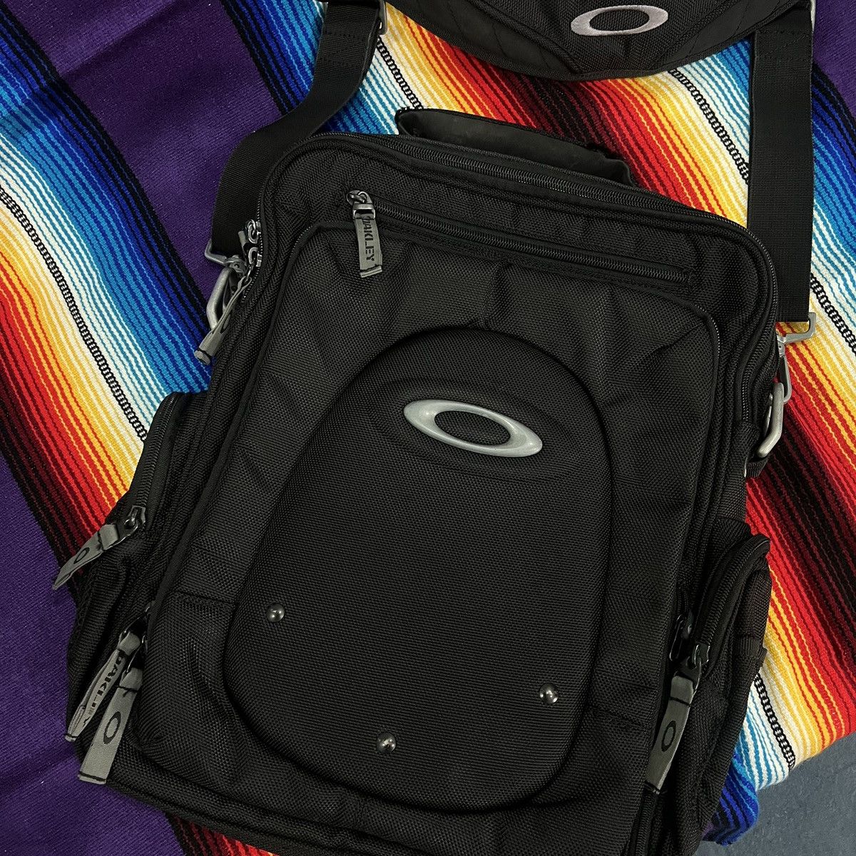 Oakley × Vintage Oakley Vertical 3.0 Computer Bag Size ONE SIZE - 2 Thumbnail