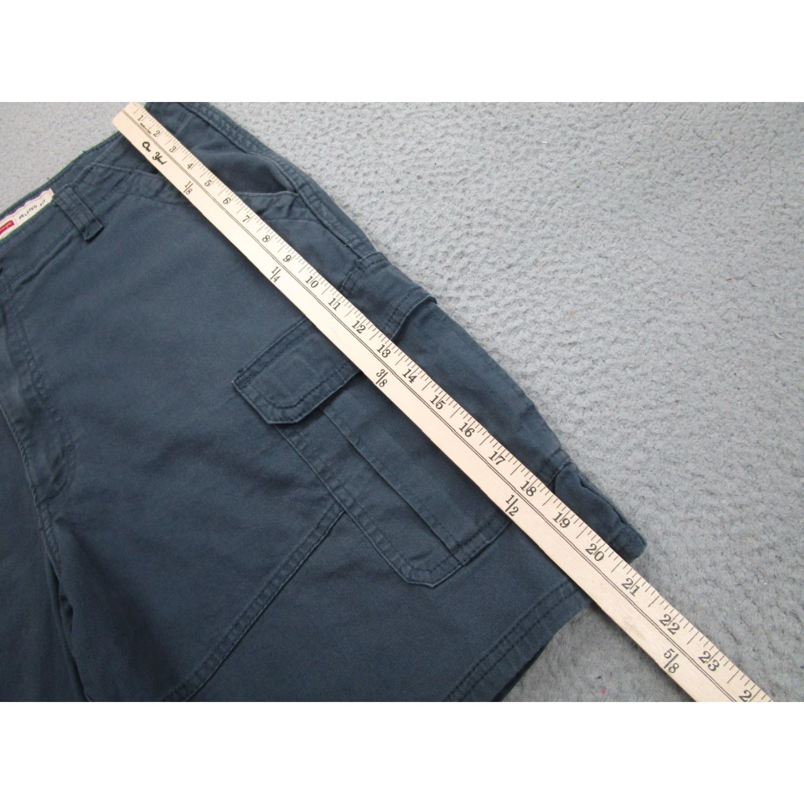 Wrangler Wrangler Shorts Mens 38 Gray Relaxed Fit Cargo Pockets Cotton Blend Casual Size US 38 / EU 54 - 3 Thumbnail