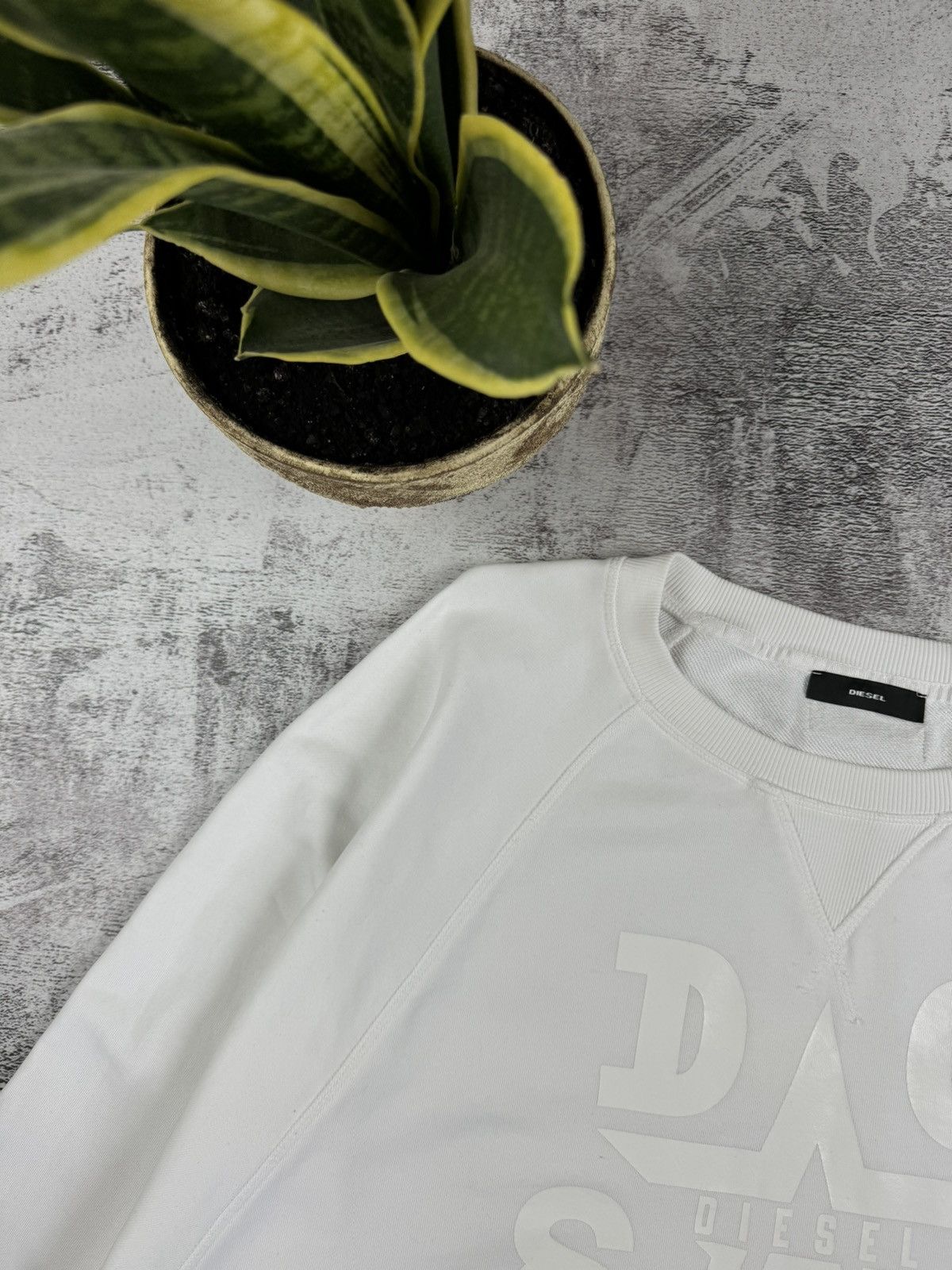 Diesel Diesel Vintage Y2K Relaxed Baggy White Big Logo Sweatshirt Size US XL / EU 56 / 4 - 6 Thumbnail