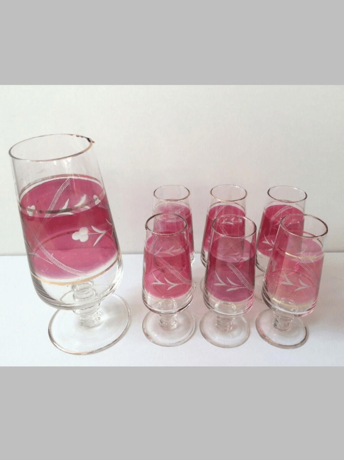 The Unbranded Brand Cranberry Ruby Red Glass jug and Six Iced Tea Glasses Size ONE SIZE - 1 Thumbnail