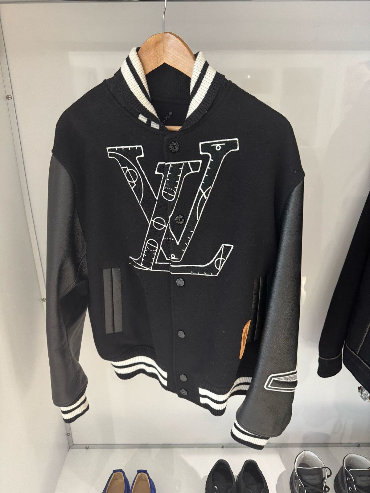 Louis Vuitton Louis Vuitton x NBA Basketball Leather Jacket Size US M / EU 48-50 / 2 - 3 Thumbnail