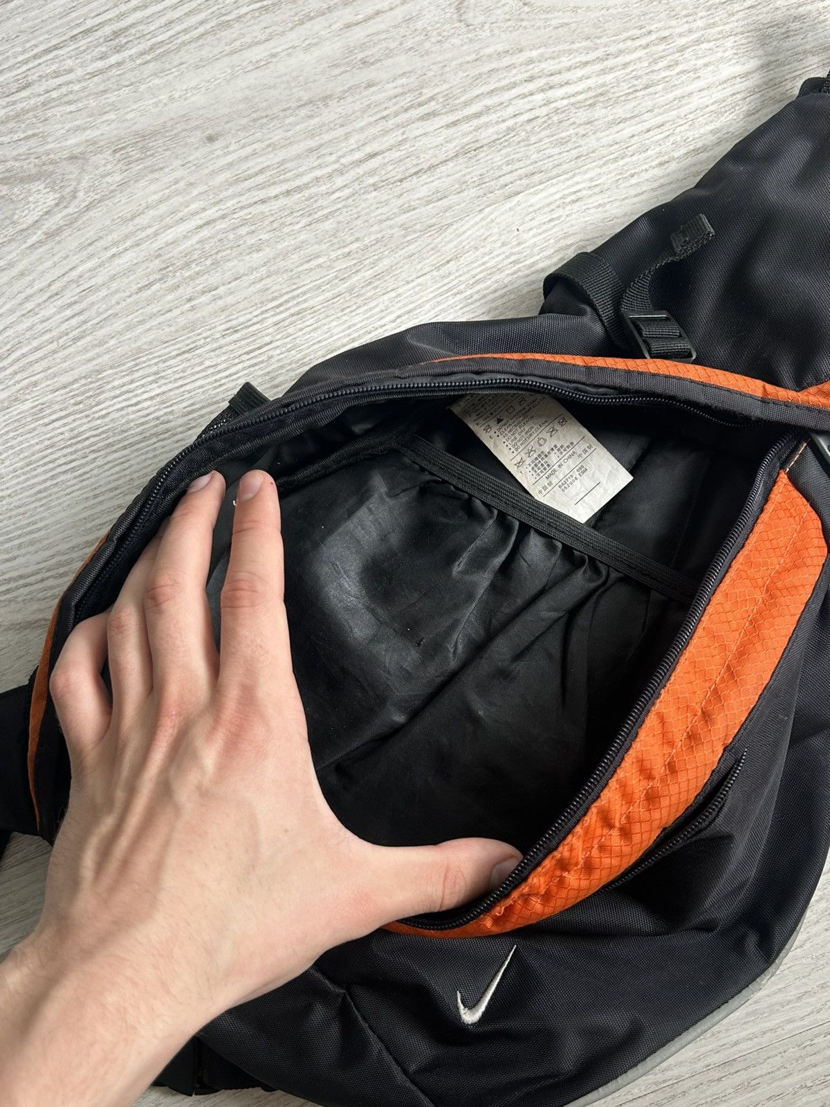 Nike Vintage Nike Sling Bag Nylon Gorepcore Size ONE SIZE - 5 Thumbnail