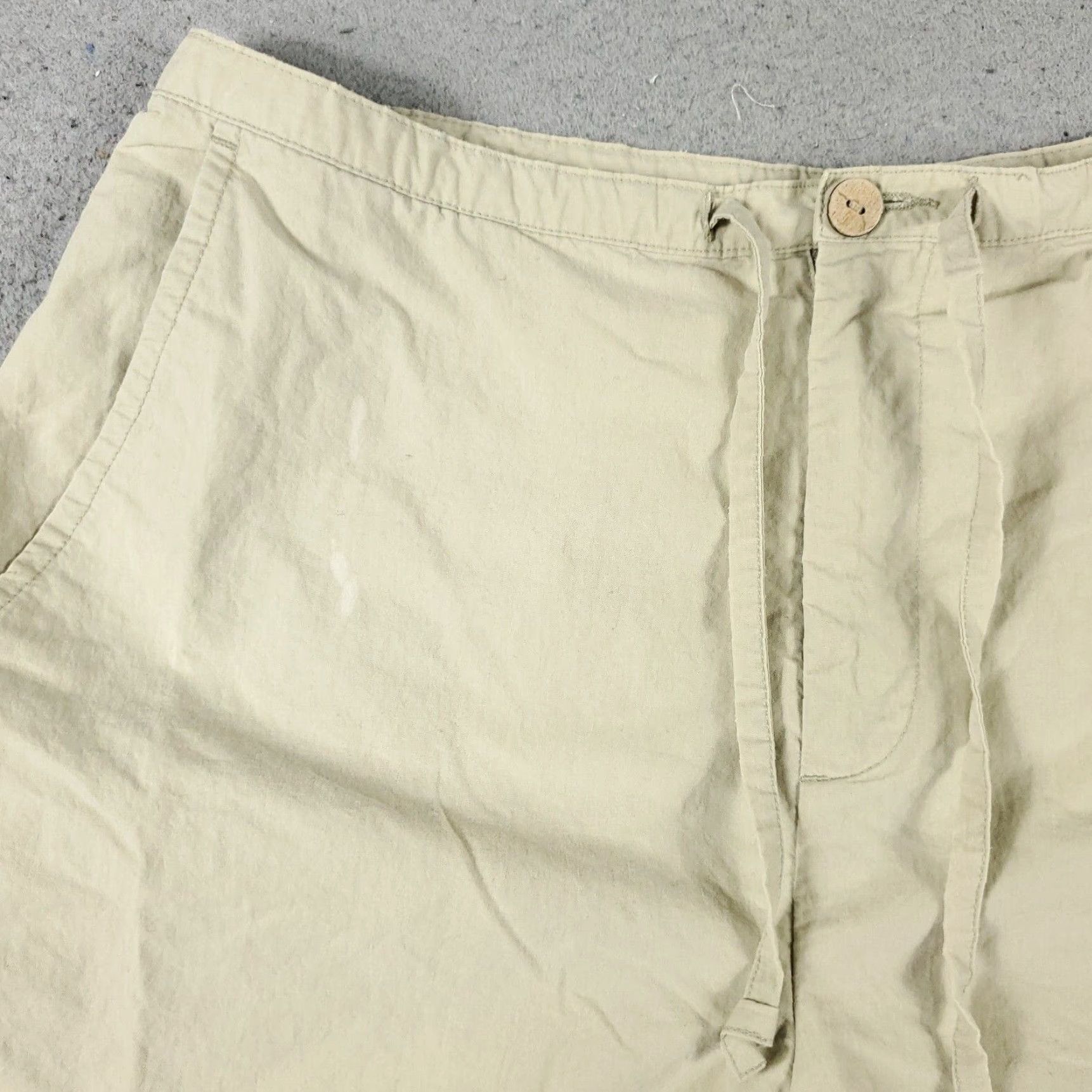 Tommy Bahama VINTAGE Tommy Bahama Women's Chino Shorts Size 8 Beige Flat Front Casual Spring Summer Size 27" / US 4 / IT 40 - 2 Thumbnail