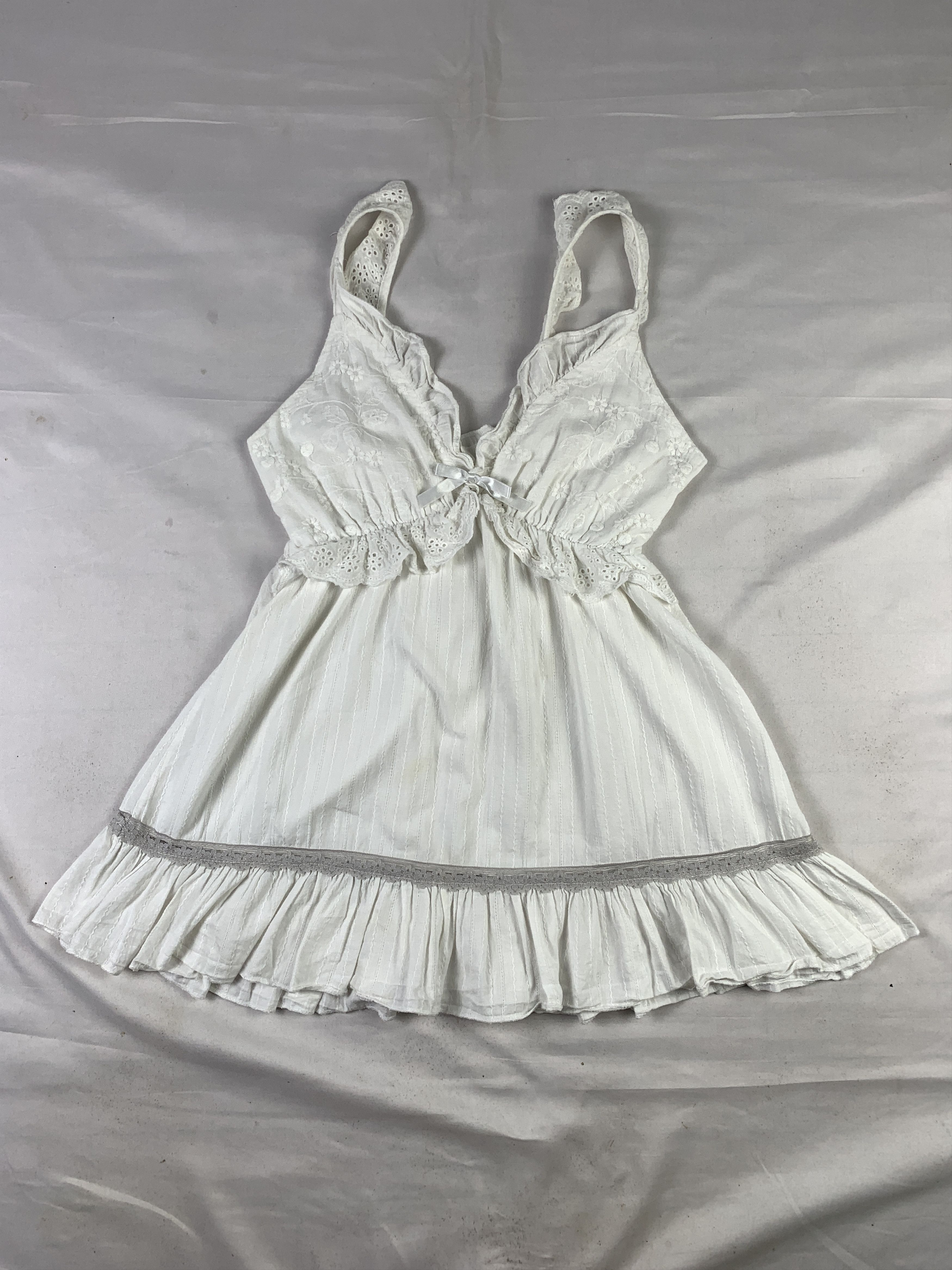 Japanese Brand Flower White Trim Lace Ribbon Cami Top (M) Size M / US 6-8 / IT 42-44 - 1 Thumbnail