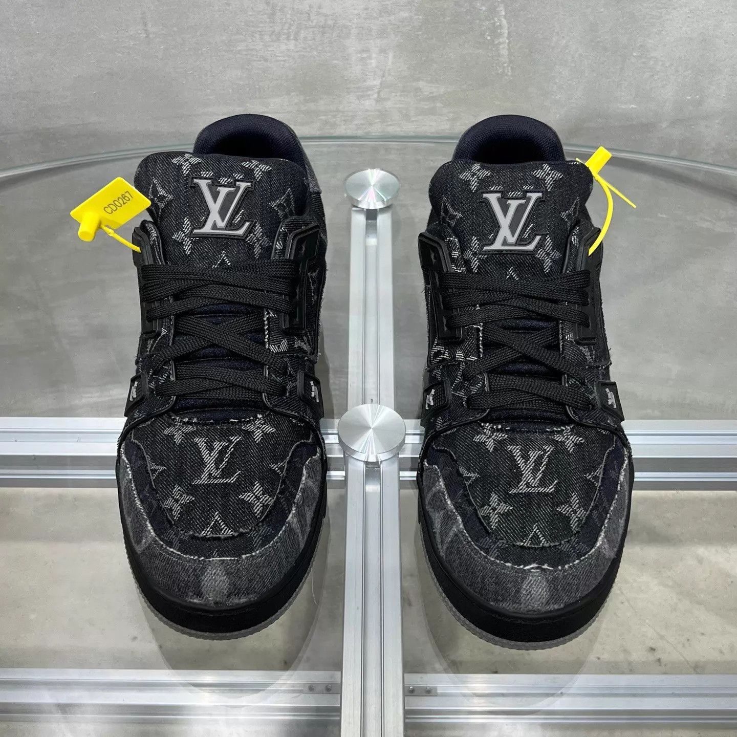 Louis Vuitton LV Trainer Black Distressed Denim UK8 42 Size US 9 / EU 42 - 1 Thumbnail