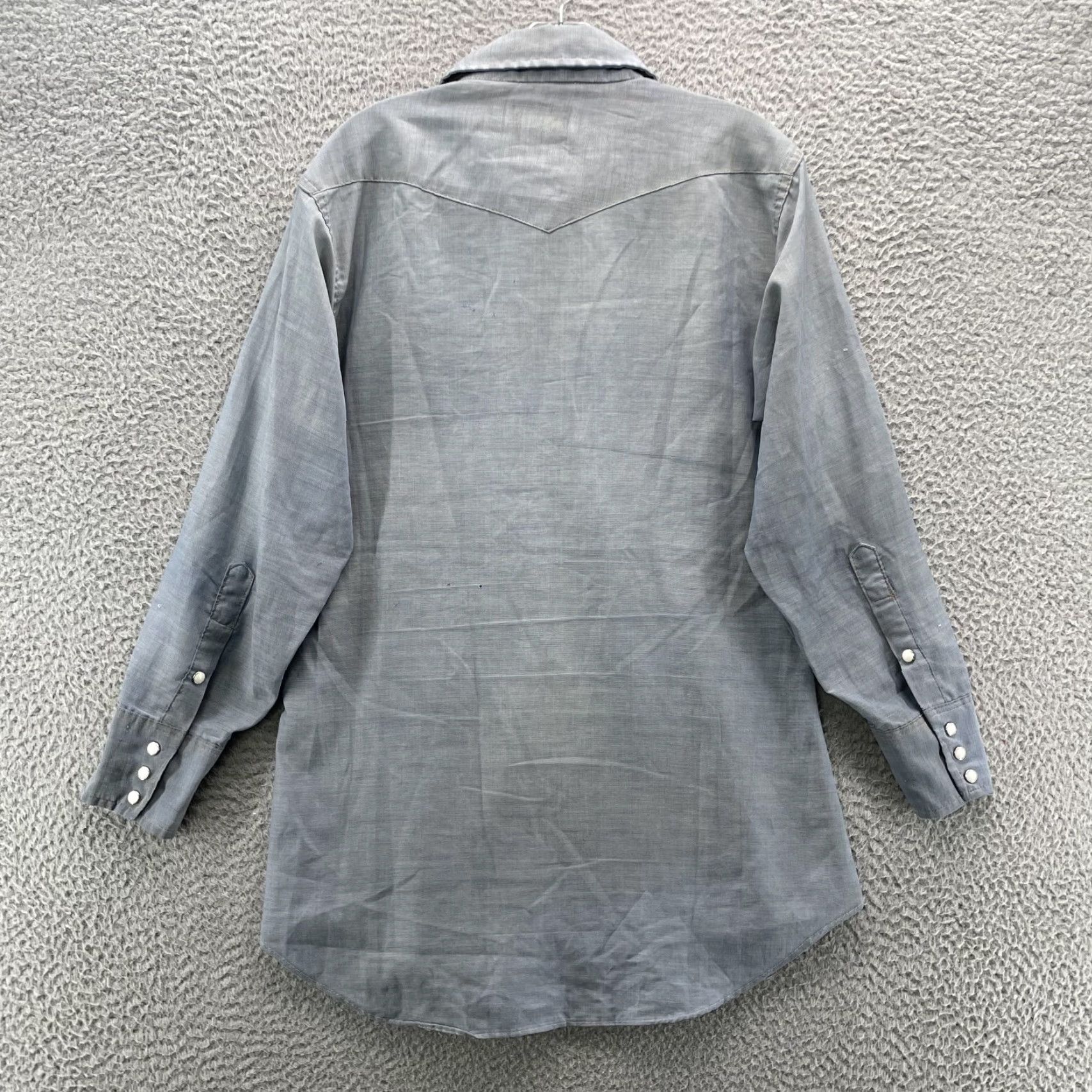 Wrangler VINTAGE Wrangler X-Long Tails Shirt Men's Large Workwear Cowboy Western Made USA Shirt XL Gray Nike? Size US XL / EU 56 / 4 - 5 Thumbnail