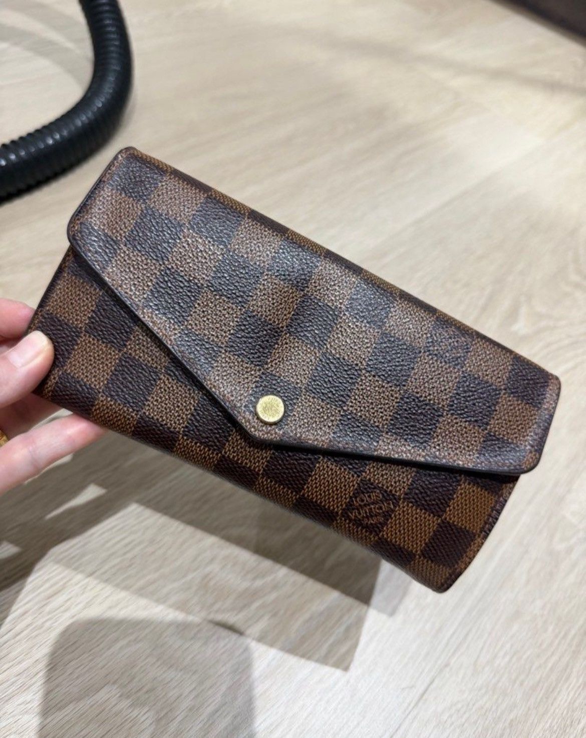 Louis Vuitton Authentic Louis Vuitton Long Purse Size ONE SIZE - 1 Thumbnail