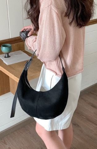 Japanese Brand Huskycat suede dumpling bag Size ONE SIZE - 1 Thumbnail