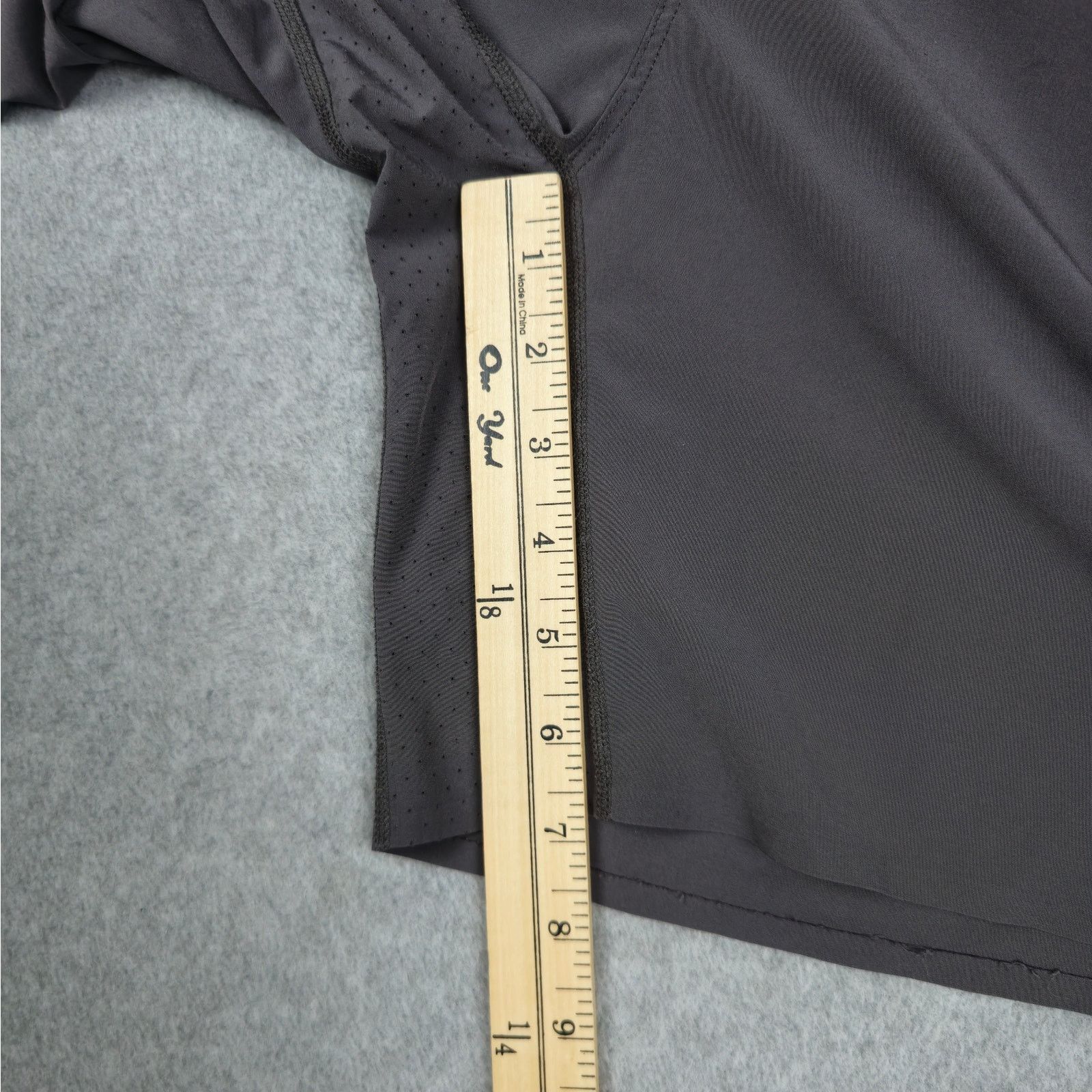 Rhone Rhone Medium Gray Athletic Shorts Lined Drawstring Pockets Size US 32 / EU 48 - 7 Thumbnail