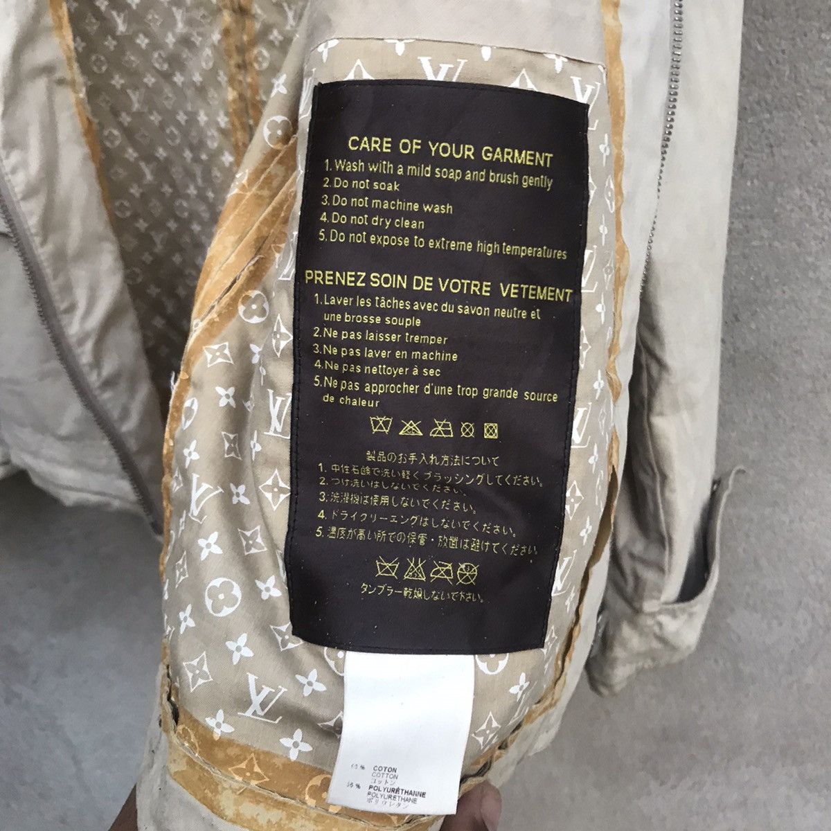 Louis Vuitton VINTAGE LOUIS VUITTON MARC JACOBS JACKET WORKERS Size US S / EU 44-46 / 1 - 21 Thumbnail