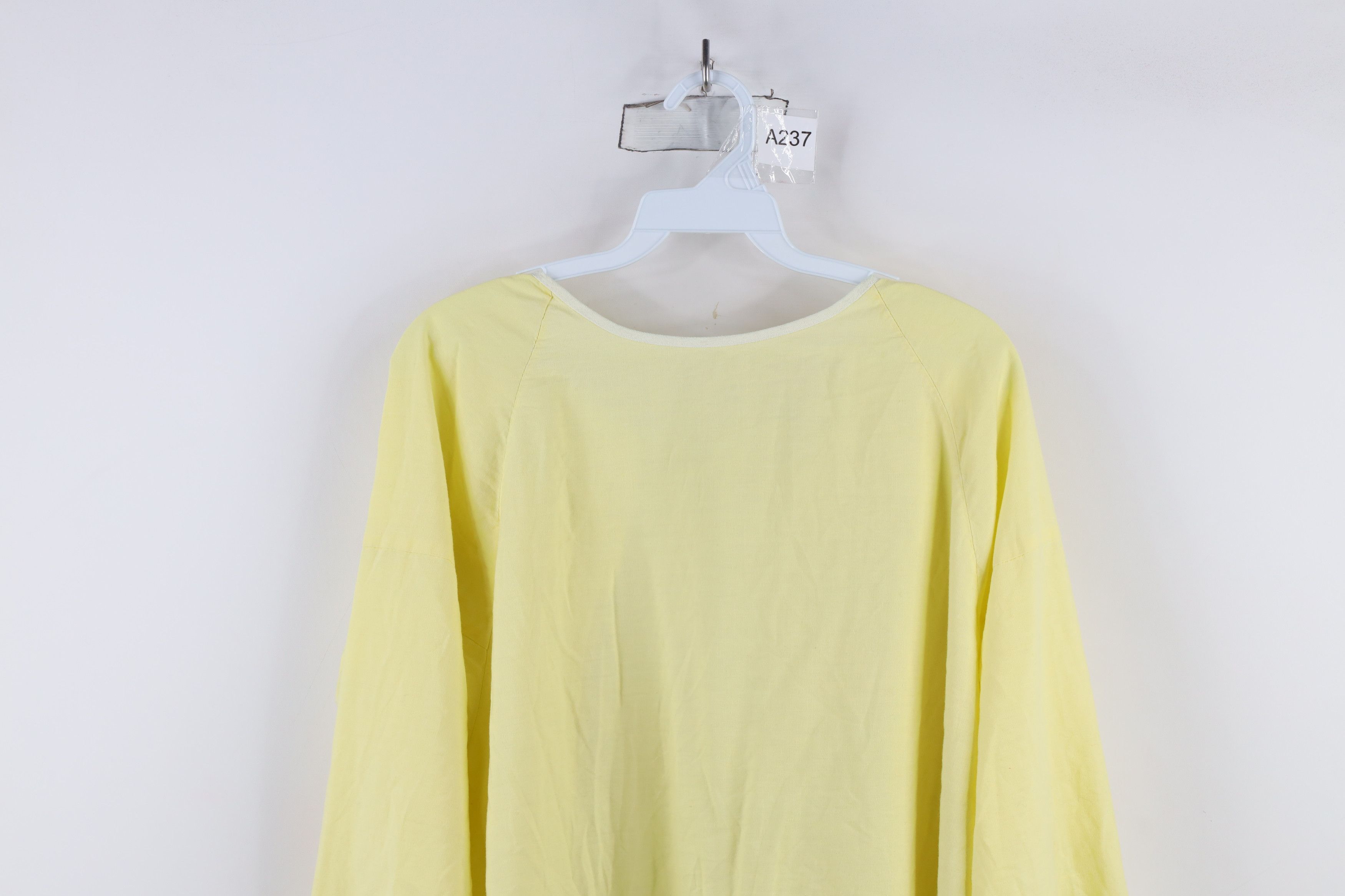 Vintage Vintage 60s Long Sleeve Hospital Scrubs Tie Smock Yellow USA Size US L / EU 52-54 / 3 - 2 Thumbnail