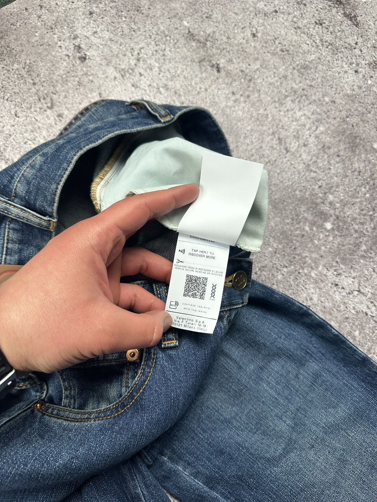 Valentino Valentino Garavani Flared Jeans Pants Metal Logo RRP 850€+ Size 27" / US 4 / IT 40 - 11 Thumbnail