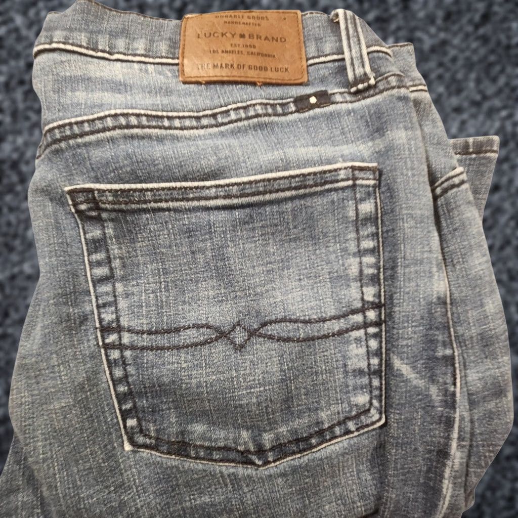 Lucky Brand Lucky Brand 363 Straight Jeans Mens 32 Blue Medium Wash Denim Vintage Straight Size US 32 / EU 48 - 1 Thumbnail