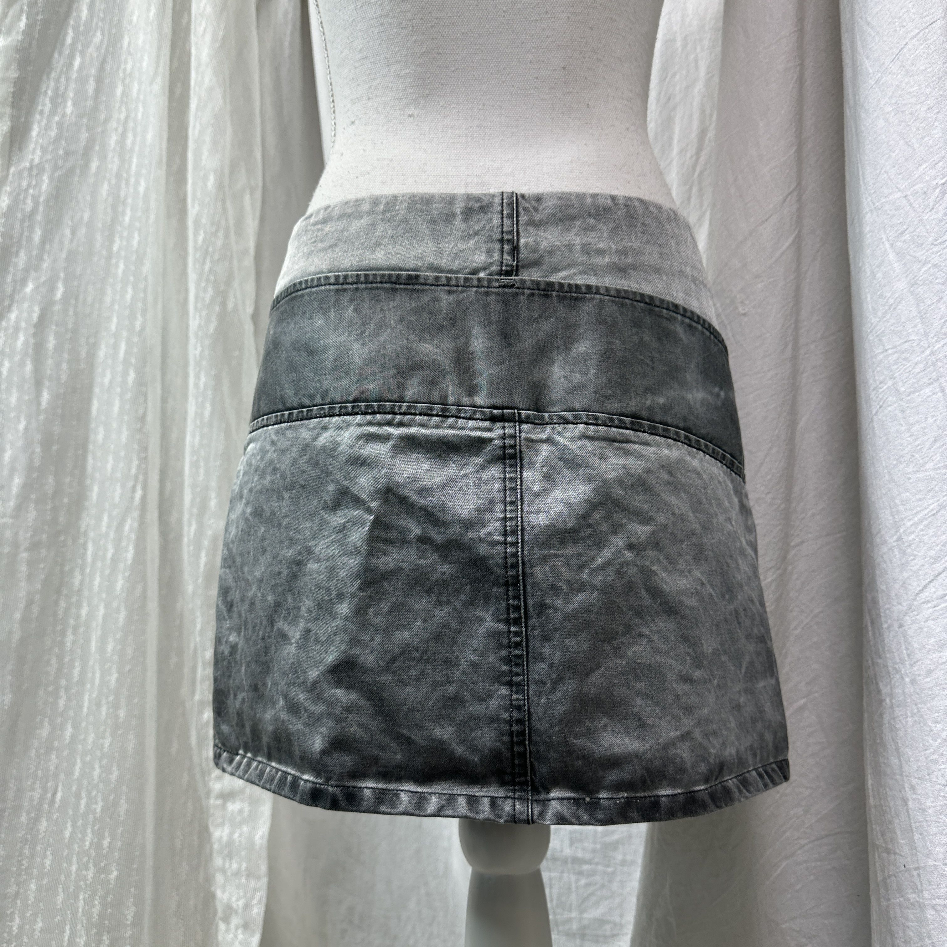 Diesel Vintage Avant Garde Grunge Diesel Mini Belt Skirt 00s Size 26" / US 2 / IT 38 - 8 Thumbnail