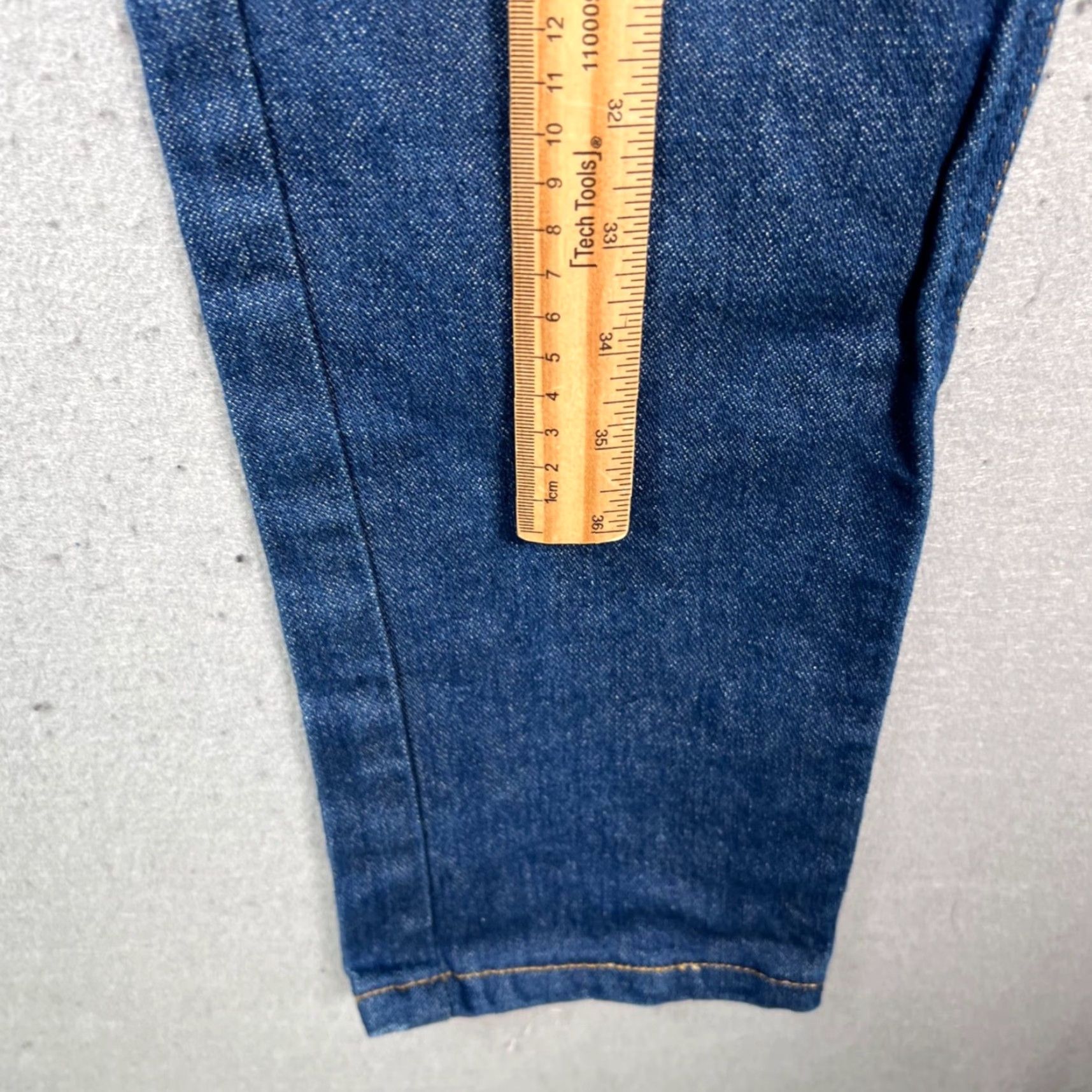 Wrangler Wrangler Mens Jeans 32x34 Blue Denim 5-Pocket Regular Fit Tapered Inseam 34 Vintage? No, 8/10 Logo Pocket Detail Size US 32 / EU 48 - 5 Thumbnail