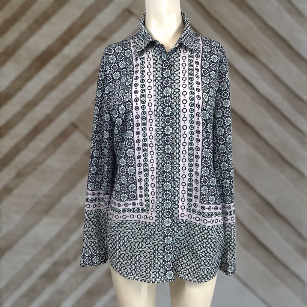 Talbots Talbots Womens Button-Up Shirt L Long Sleeve Geometric Floral Print Collared Button-Down Blue Spring Fall Casual Workwear Mens Womens Girls Boys Size L / US 10 / IT 46 - 1 Thumbnail
