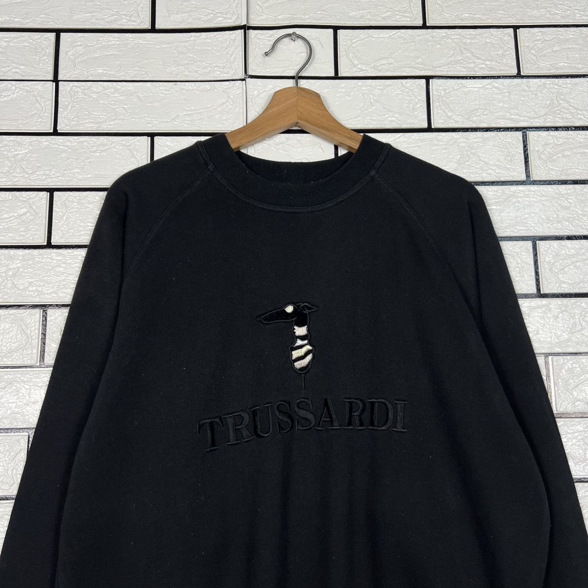 Trussardi TRUSSARDI Embroidery Big Logo Crewneck Sweatshirt #3949-C180 Size US M / EU 48-50 / 2 - 2 Thumbnail