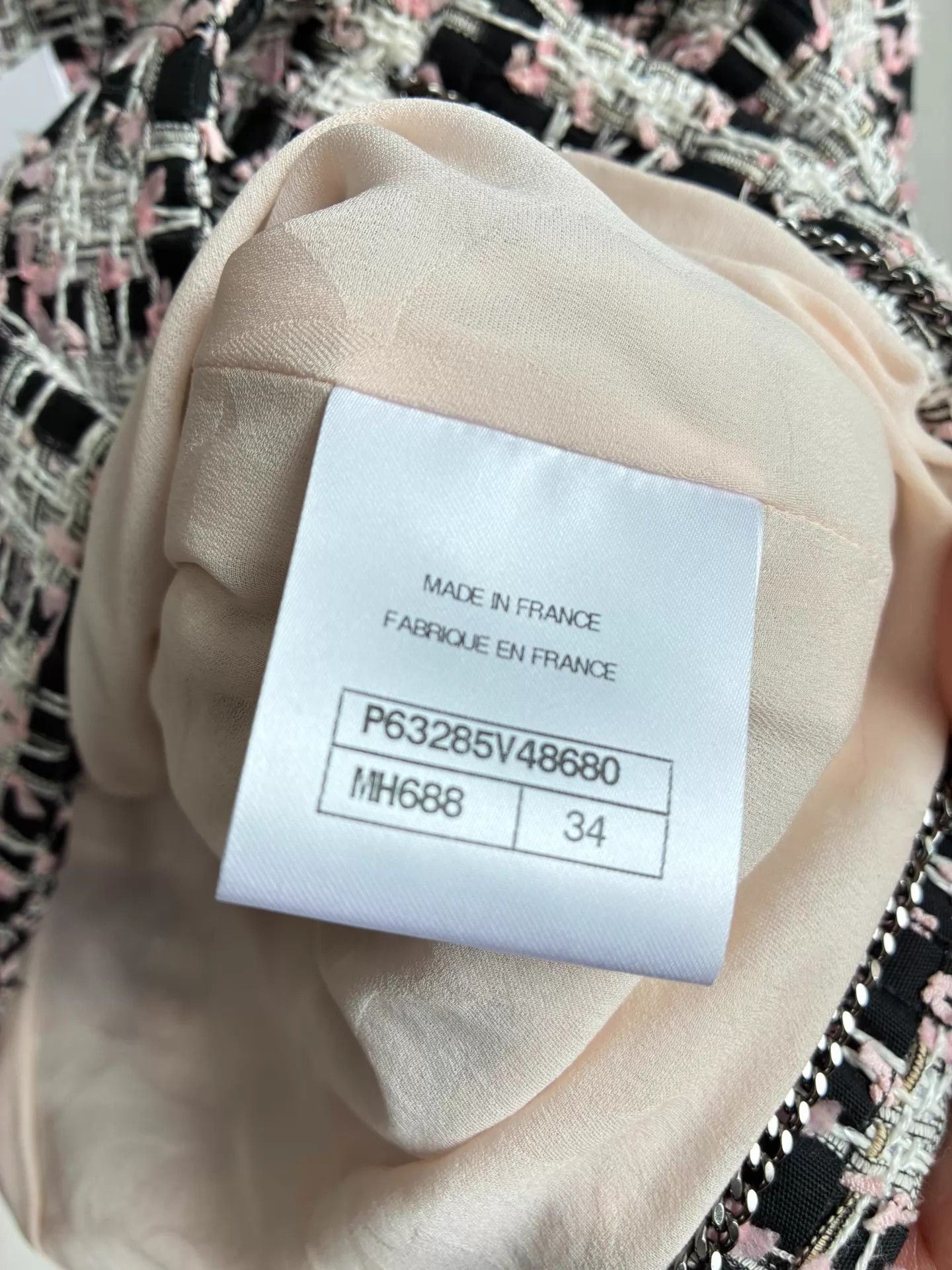 Chanel Chanel Tweed Short Jacket, Black/White with Pink Accents Size XS / US 0-2 / IT 36-38 - 5 Thumbnail