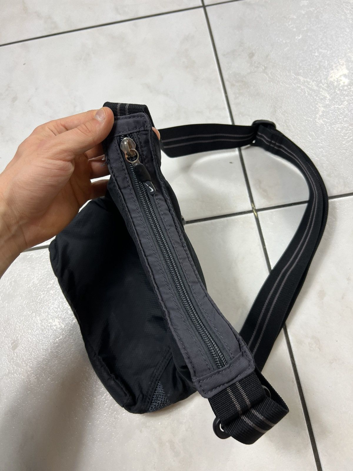 Nike Vintage Nike y2k shoulder bag crossbody drill swoosh logo Size ONE SIZE - 15 Thumbnail