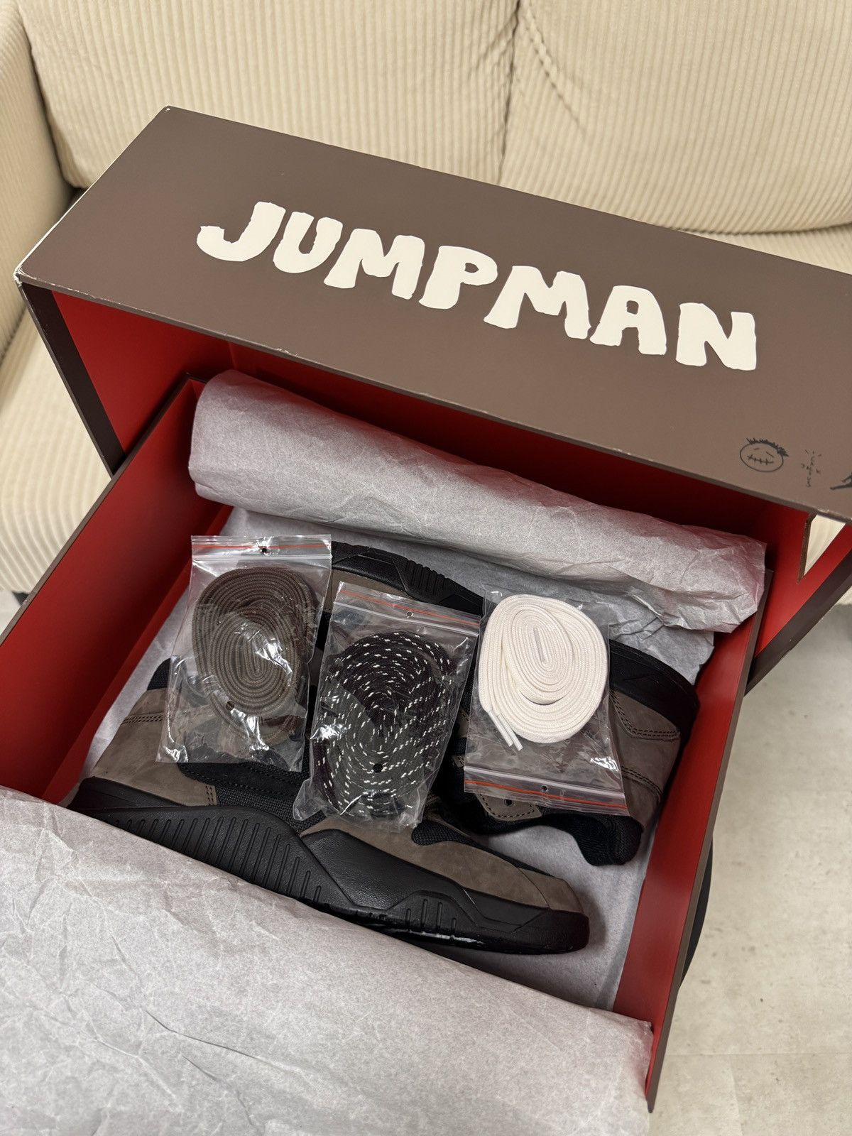 Nike × Travis Scott Nike x Travis Scott jumpman jack dark mocha Size US 9.5 / EU 42-43 - 22 Thumbnail