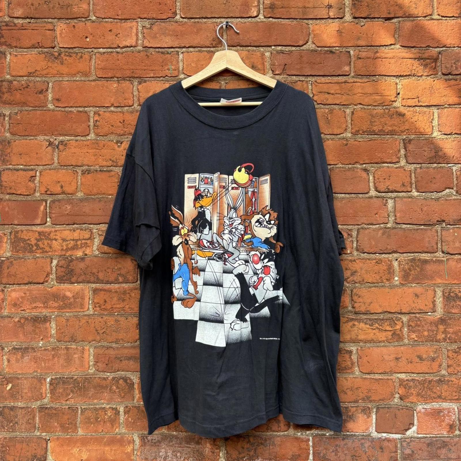 Designer vintage looney tunes locker room novel tees t shirt 1996 XXL Size US XXL / EU 58 / 5 - 1 Thumbnail