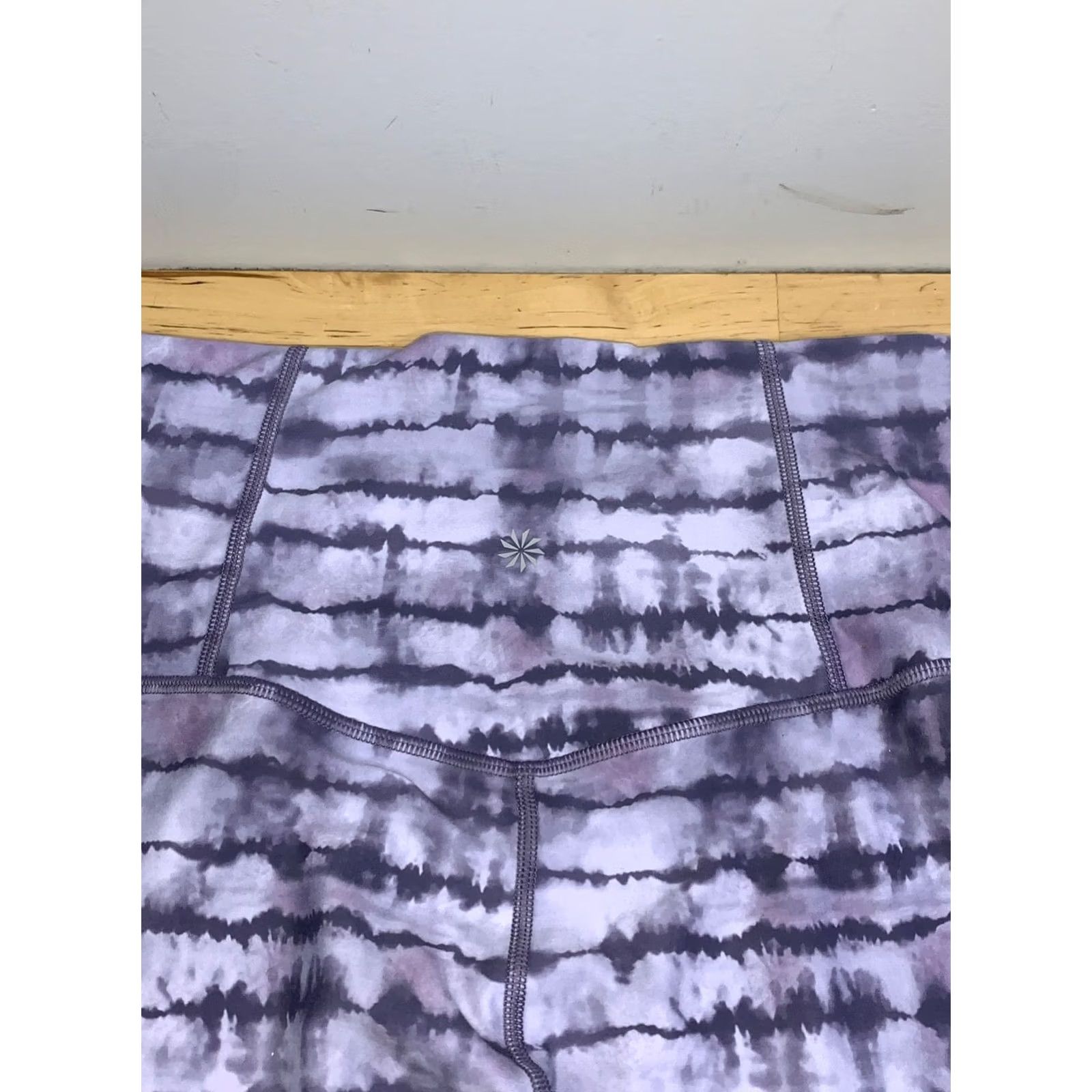 Athleta Athleta Leggings Capri Printed Elation Purple Women S Athletic Activewear 13241 Size 28" / US 6 / IT 42 - 8 Thumbnail