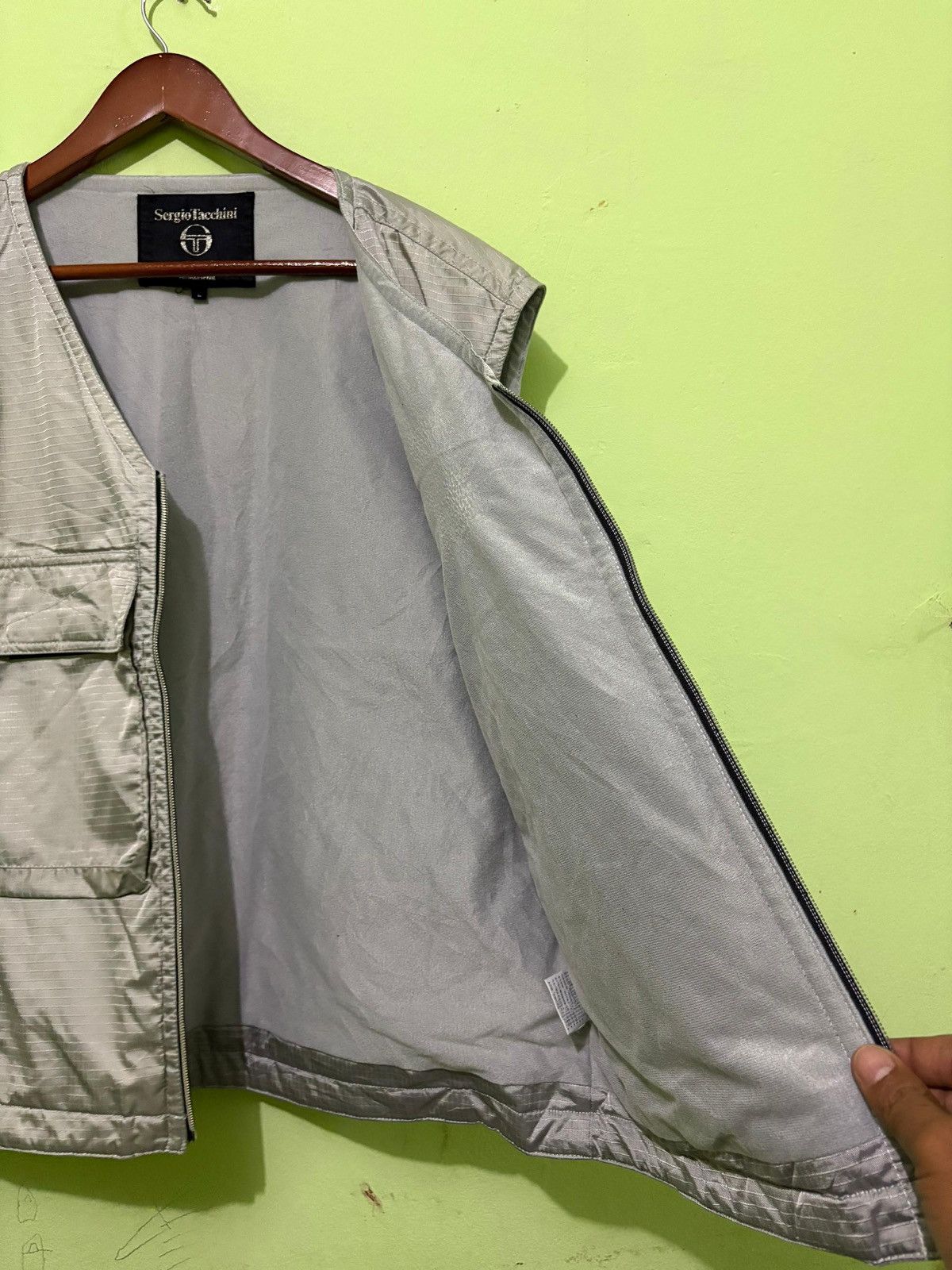Sergio Tacchini Vintage Sergio Tacchini Roi Blanc Vest Big Logo Design Size US L / EU 52-54 / 3 - 5 Thumbnail