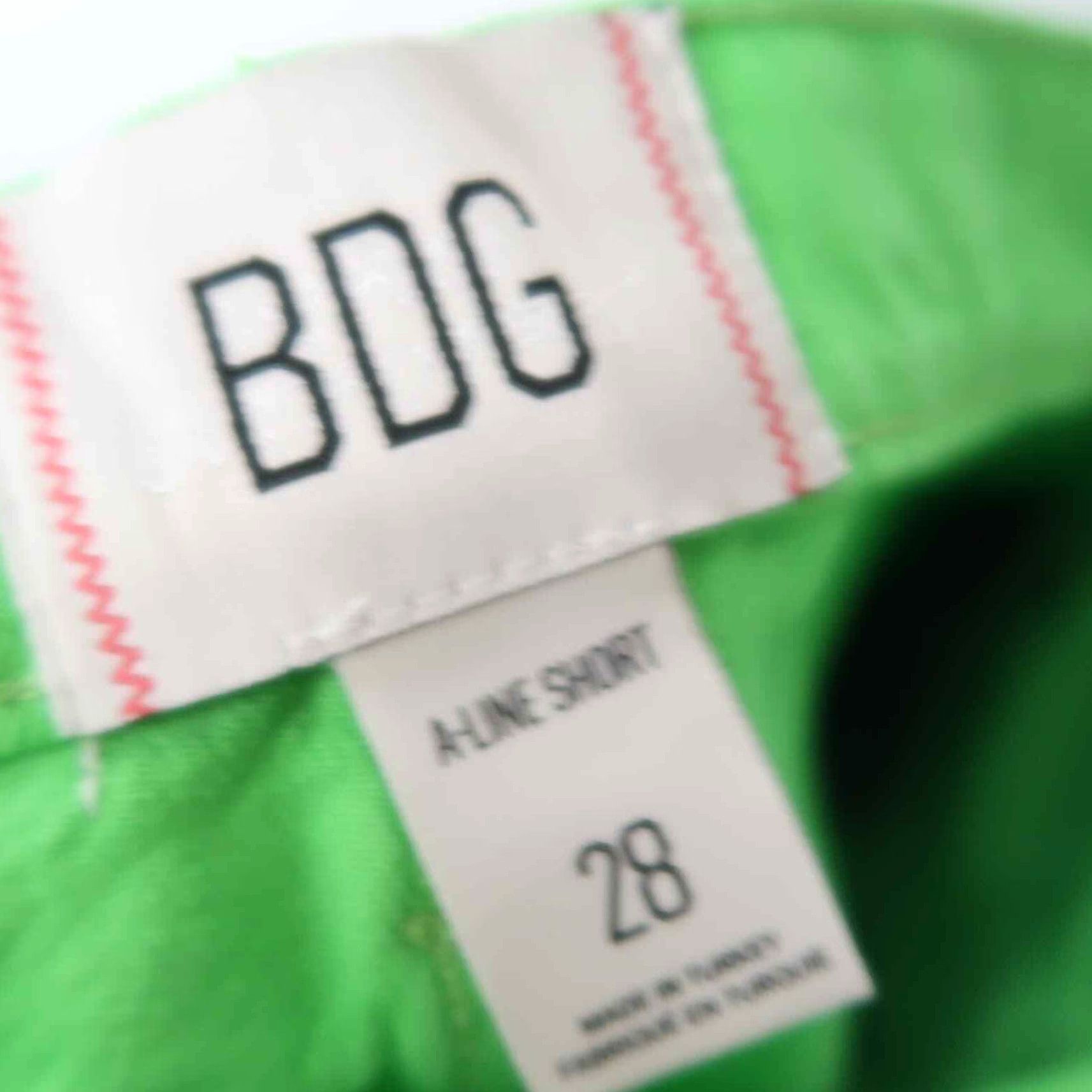 Bdg BDG Urban Outfitters Neon Green Distressed Denim Cut-Off Shorts 28 Women Green Neon 90s/2000s Womens Size 28" / US 6 / IT 42 - 6 Thumbnail