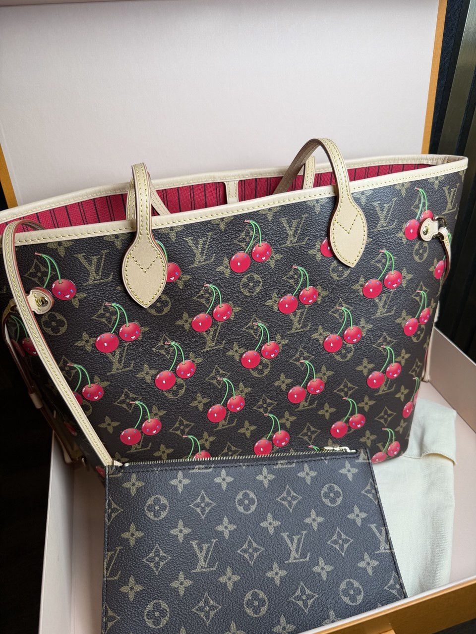 Louis Vuitton × Takashi Murakami Louis Vuitton X Takashi Murakami Cherry Neverfull Size ONE SIZE - 2 Thumbnail